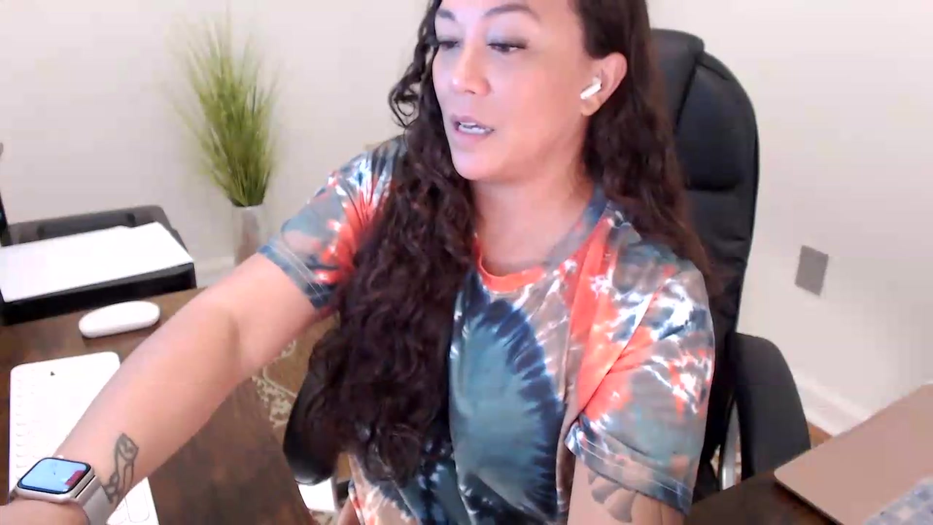Gallery image thumbnail from MickaylaStar's myfreecams stream on, 06/12/2026, 17:18 image 13 of 20
