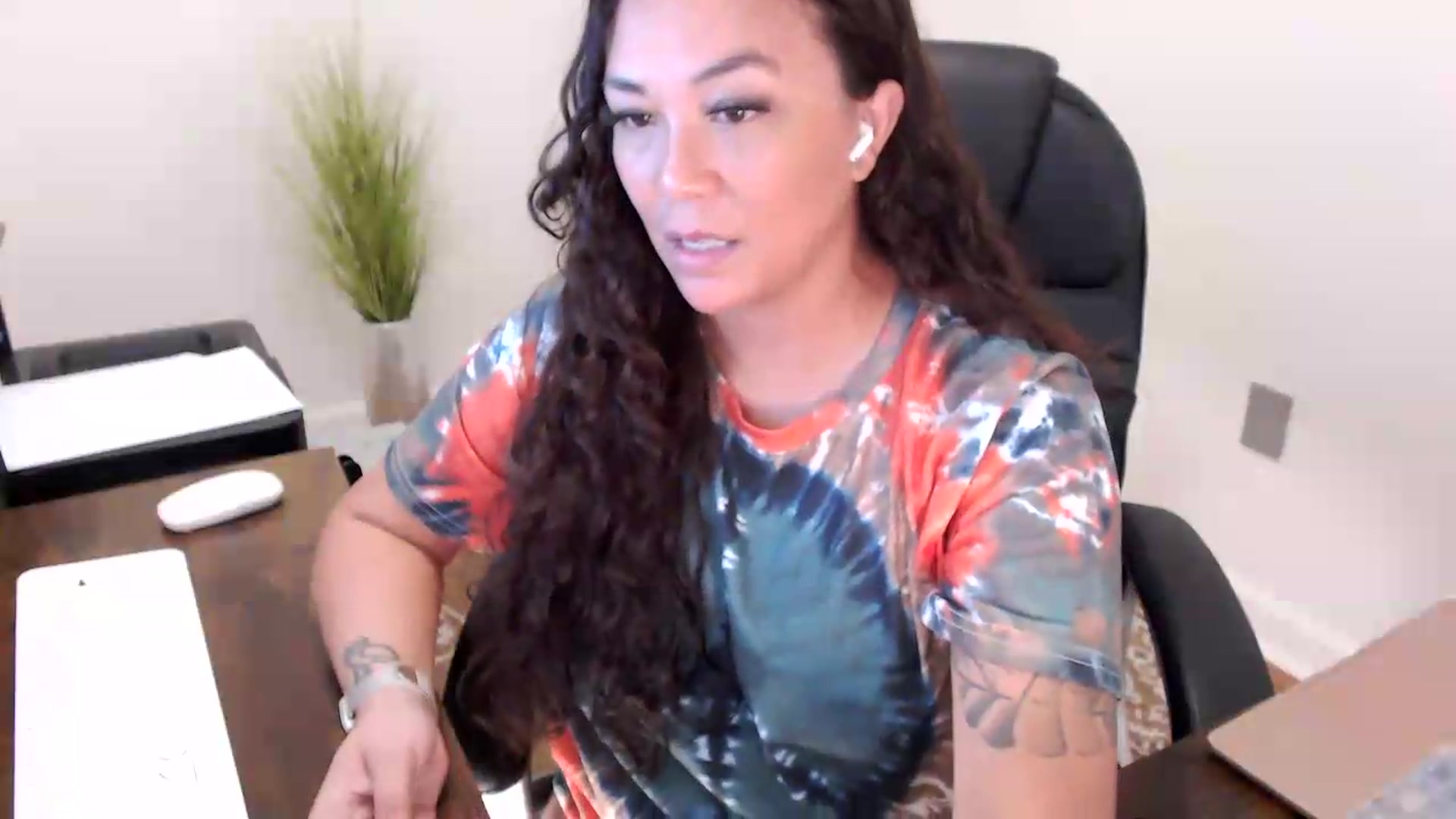 Gallery image thumbnail from MickaylaStar's myfreecams stream on, 06/12/2026, 17:18 image 11 of 20