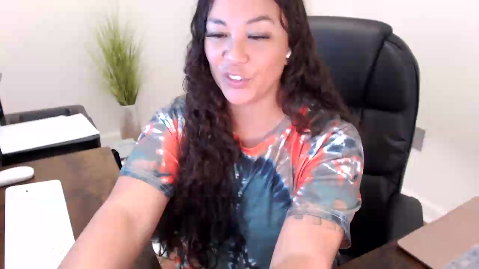 Gallery image thumbnail from MickaylaStar's myfreecams stream on, 06/12/2026, 17:18 image 3 of 20