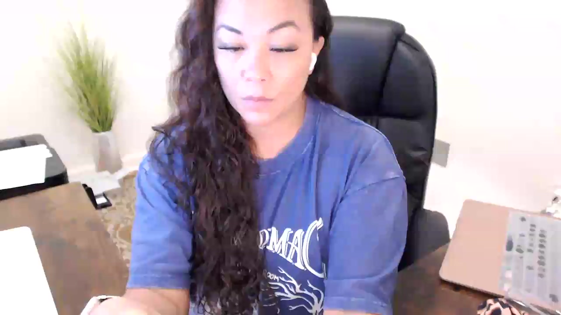 Gallery image thumbnail from MickaylaStar's myfreecams stream on, 06/16/2026, 16:10 image 1 of 20