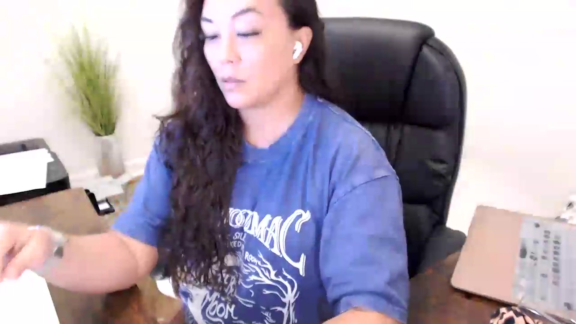 Gallery image thumbnail from MickaylaStar's myfreecams stream on, 06/16/2026, 16:10 image 12 of 20
