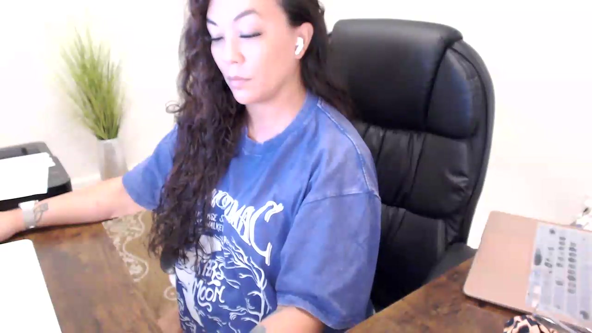 Gallery image thumbnail from MickaylaStar's myfreecams stream on, 06/16/2026, 16:10 image 11 of 20