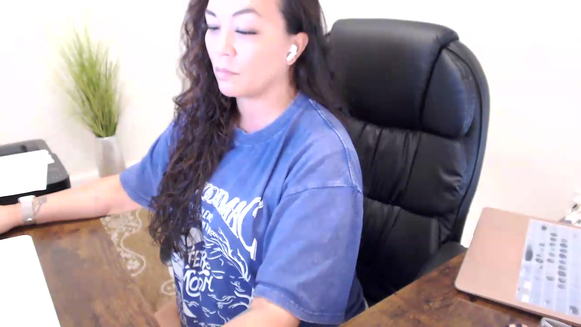 Gallery image thumbnail from MickaylaStar's myfreecams stream on, 06/16/2026, 16:10 image 20 of 20