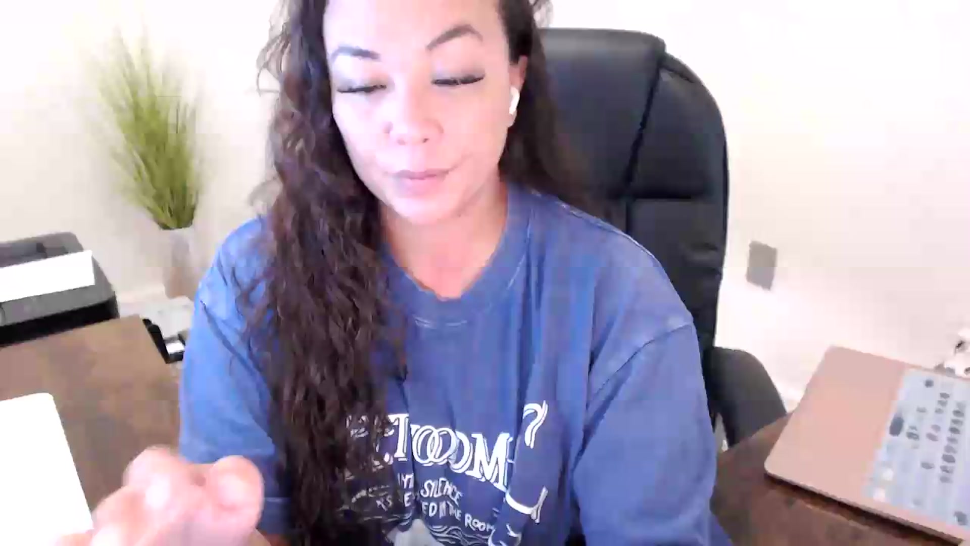 Gallery image thumbnail from MickaylaStar's myfreecams stream on, 06/16/2026, 16:46 image 5 of 20