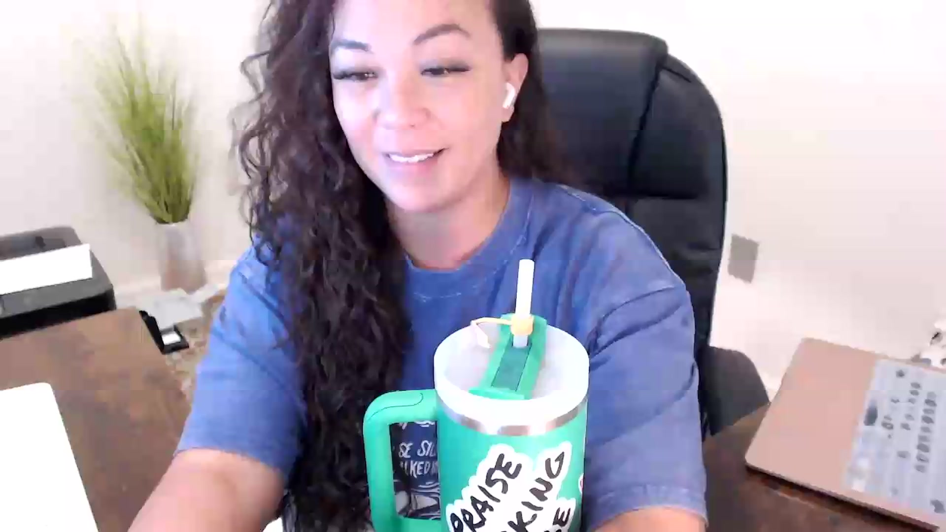 Gallery image thumbnail from MickaylaStar's myfreecams stream on, 06/16/2026, 16:46 image 1 of 20