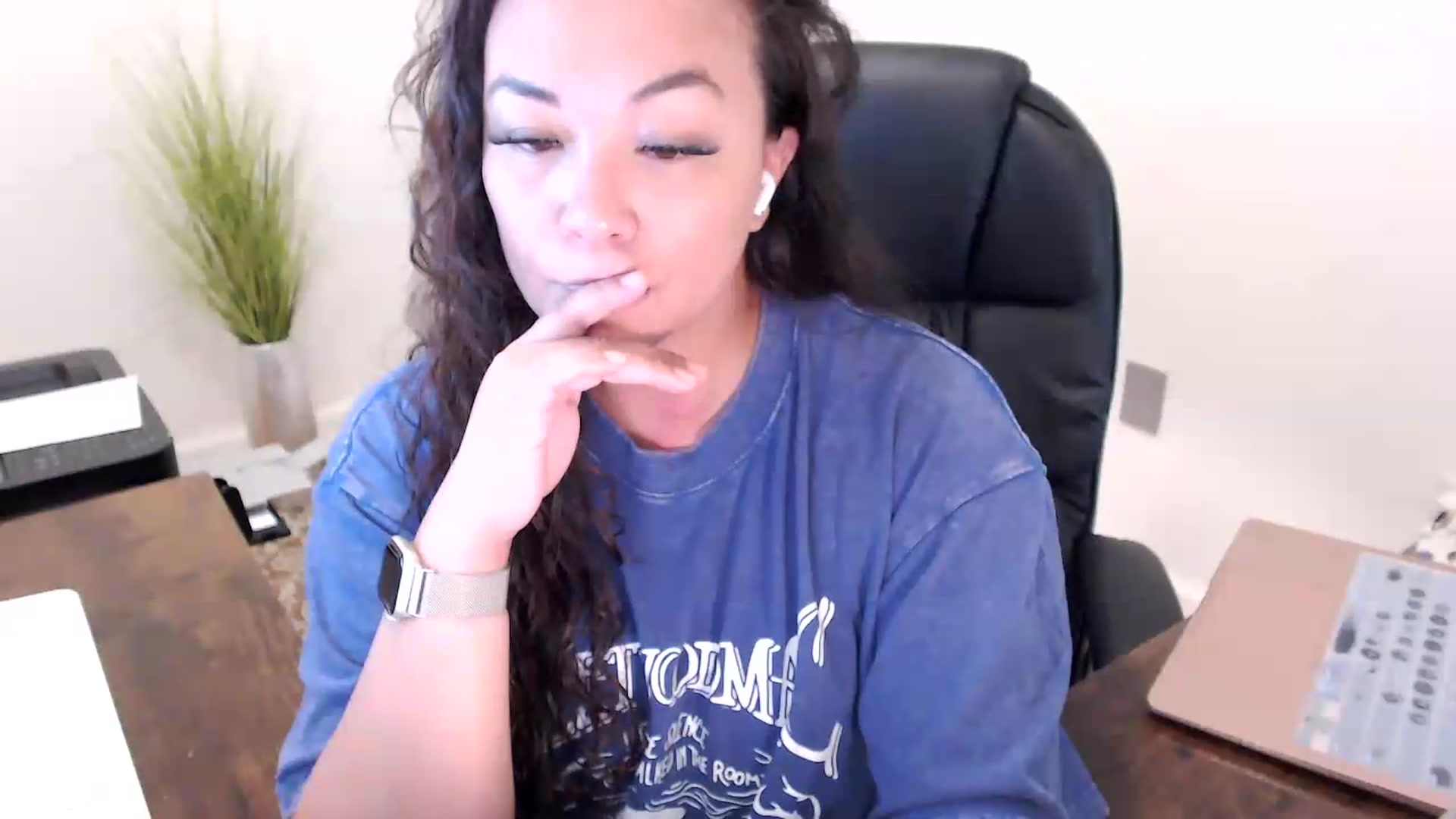 Gallery image thumbnail from MickaylaStar's myfreecams stream on, 06/16/2026, 16:46 image 9 of 20