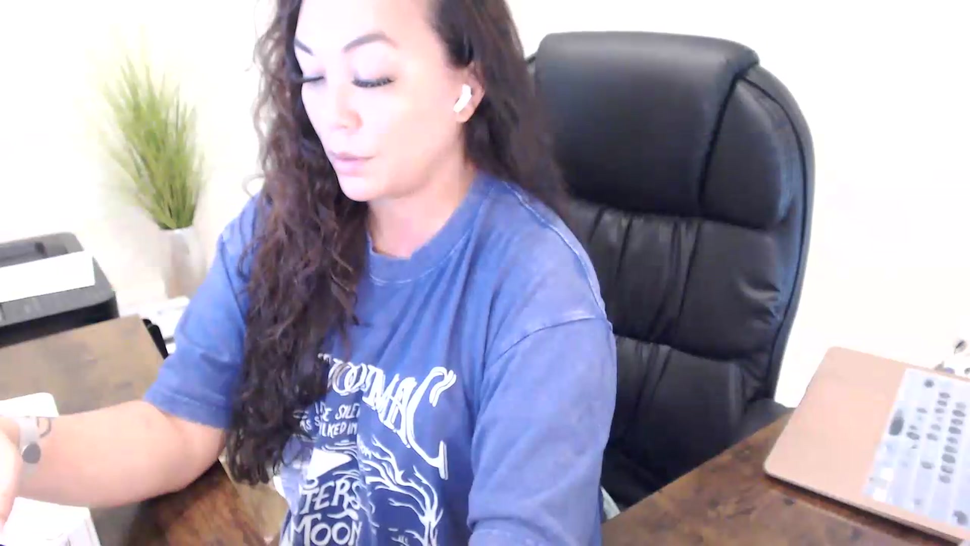 Gallery image thumbnail from MickaylaStar's myfreecams stream on, 06/16/2026, 16:46 image 18 of 20