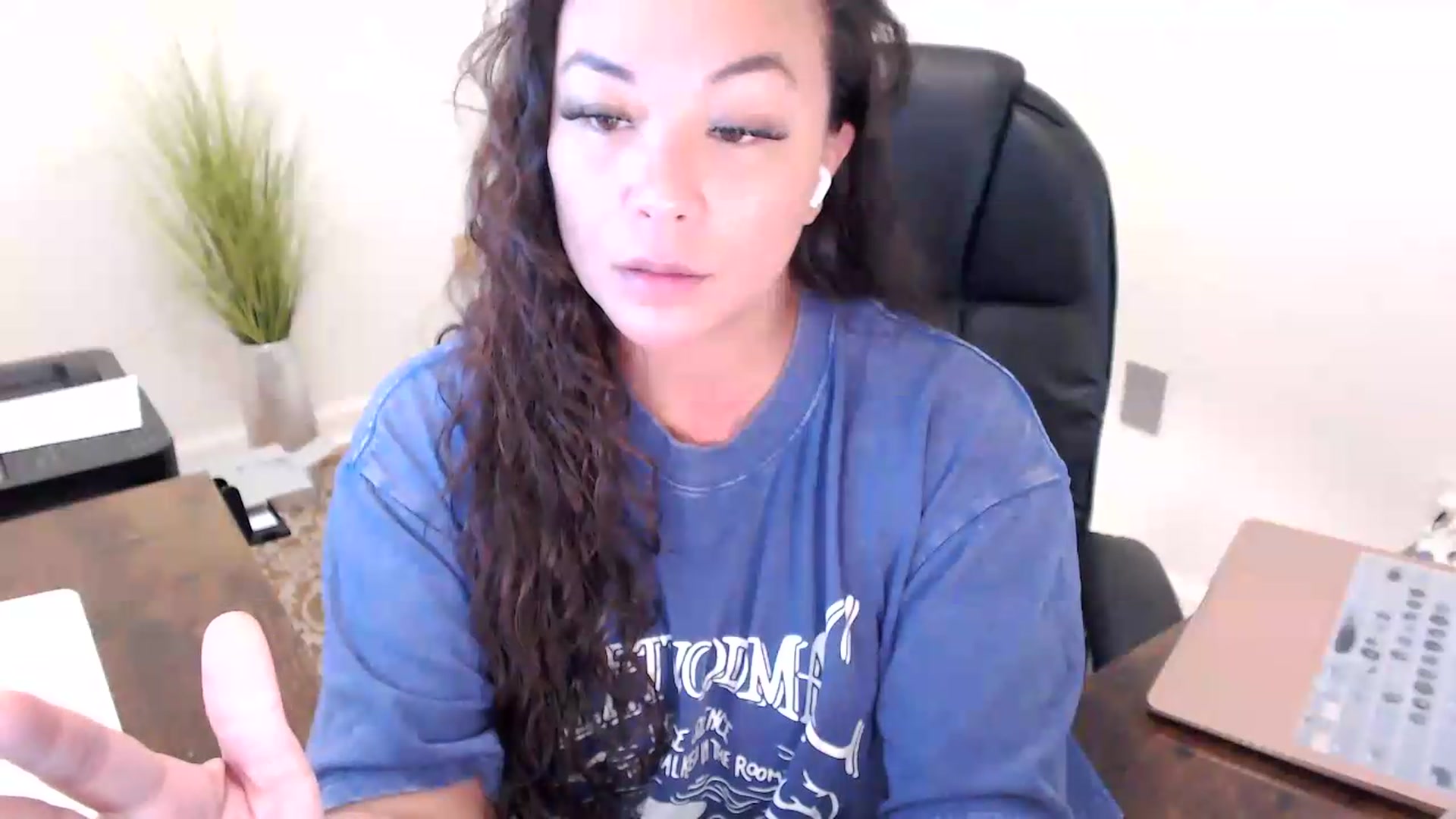 Gallery image thumbnail from MickaylaStar's myfreecams stream on, 06/16/2026, 16:46 image 8 of 20