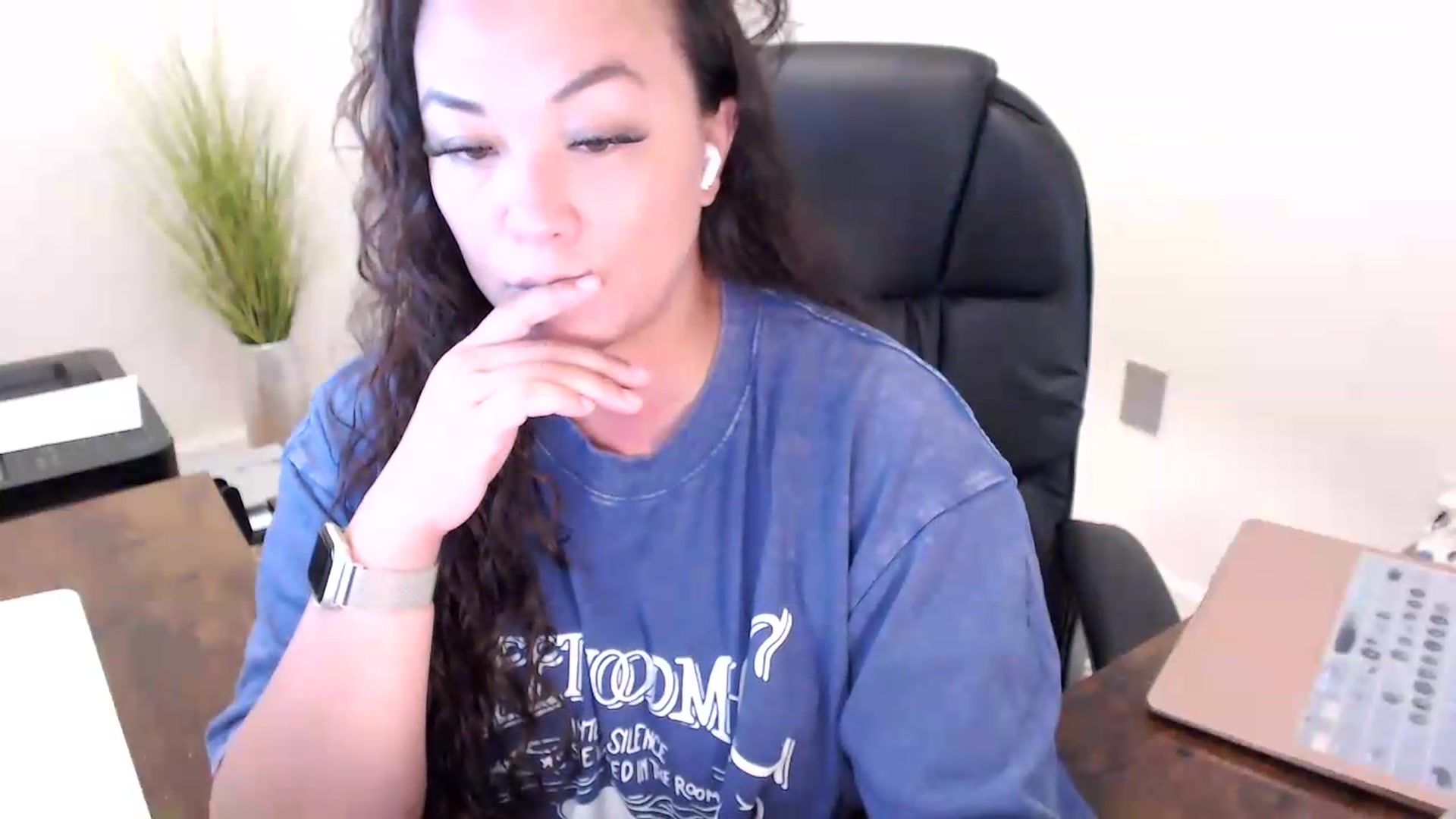 Gallery image thumbnail from MickaylaStar's myfreecams stream on, 06/16/2026, 16:46 image 6 of 20