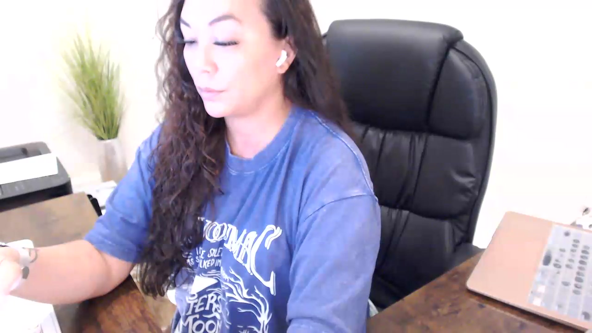 Gallery image thumbnail from MickaylaStar's myfreecams stream on, 06/16/2026, 16:46 image 20 of 20