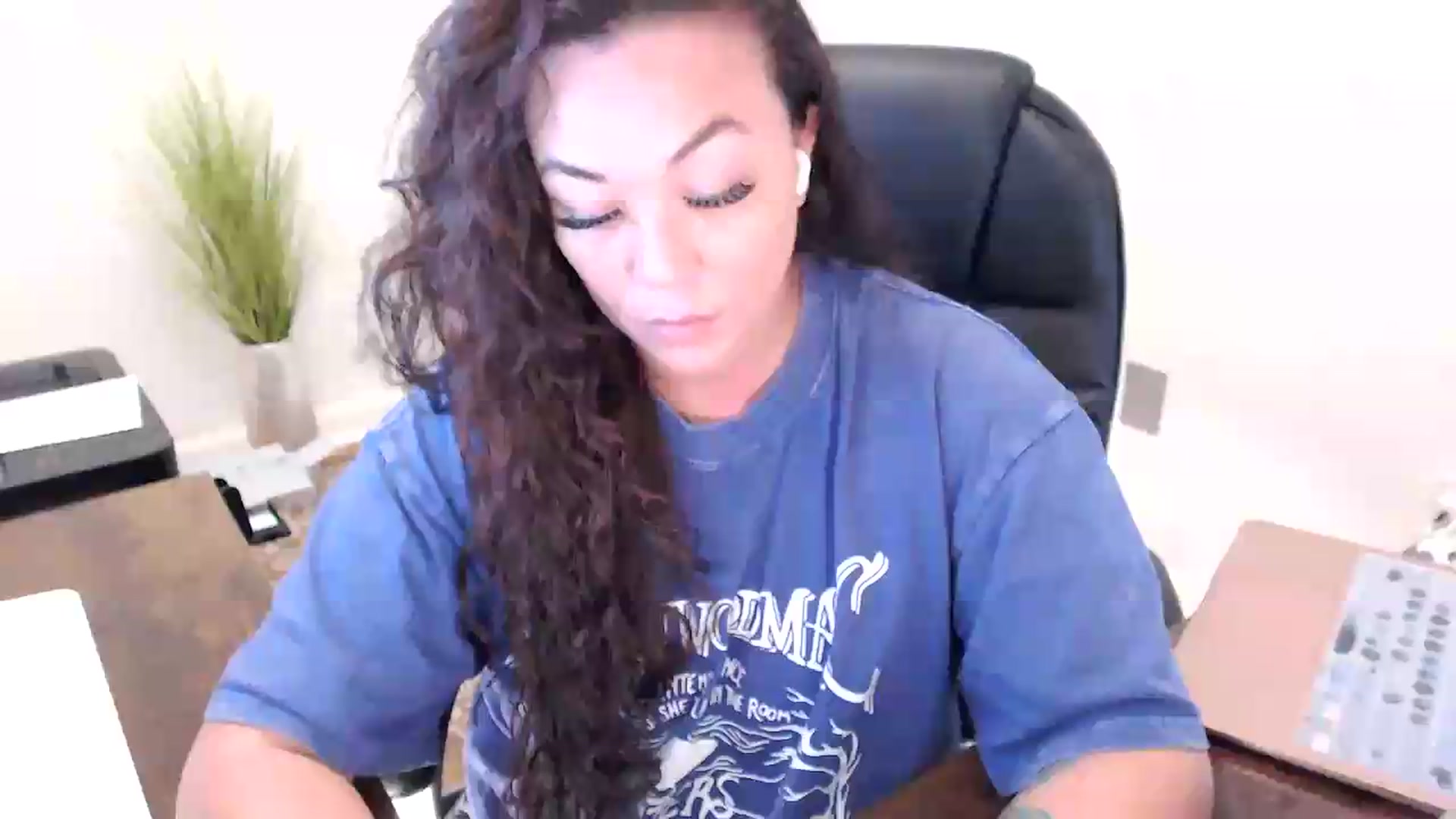 Gallery image thumbnail from MickaylaStar's myfreecams stream on, 06/16/2026, 16:46 image 12 of 20