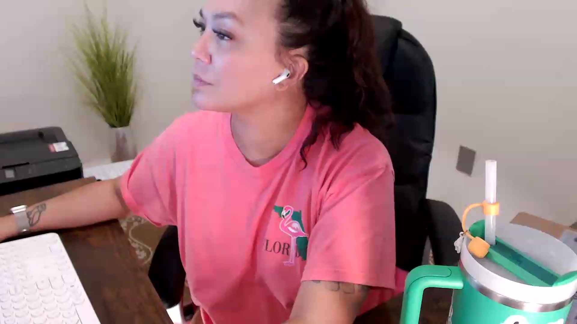 Gallery image thumbnail from MickaylaStar's myfreecams stream on, 06/18/2026, 18:11 image 19 of 20
