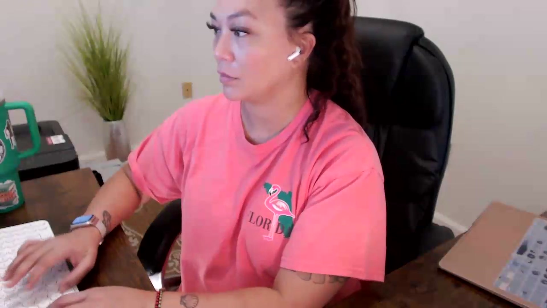 Gallery image thumbnail from MickaylaStar's myfreecams stream on, 06/18/2026, 18:11 image 7 of 20