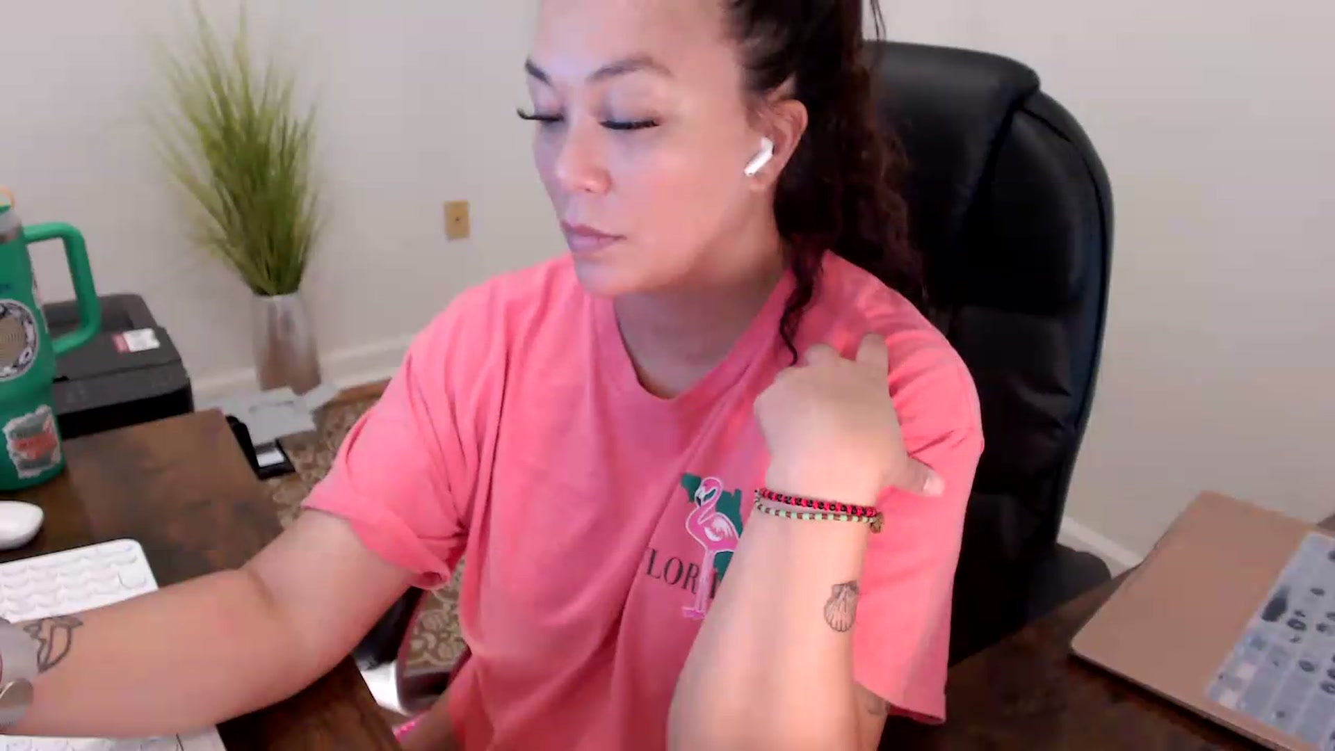 Gallery image thumbnail from MickaylaStar's myfreecams stream on, 06/18/2026, 18:11 image 9 of 20