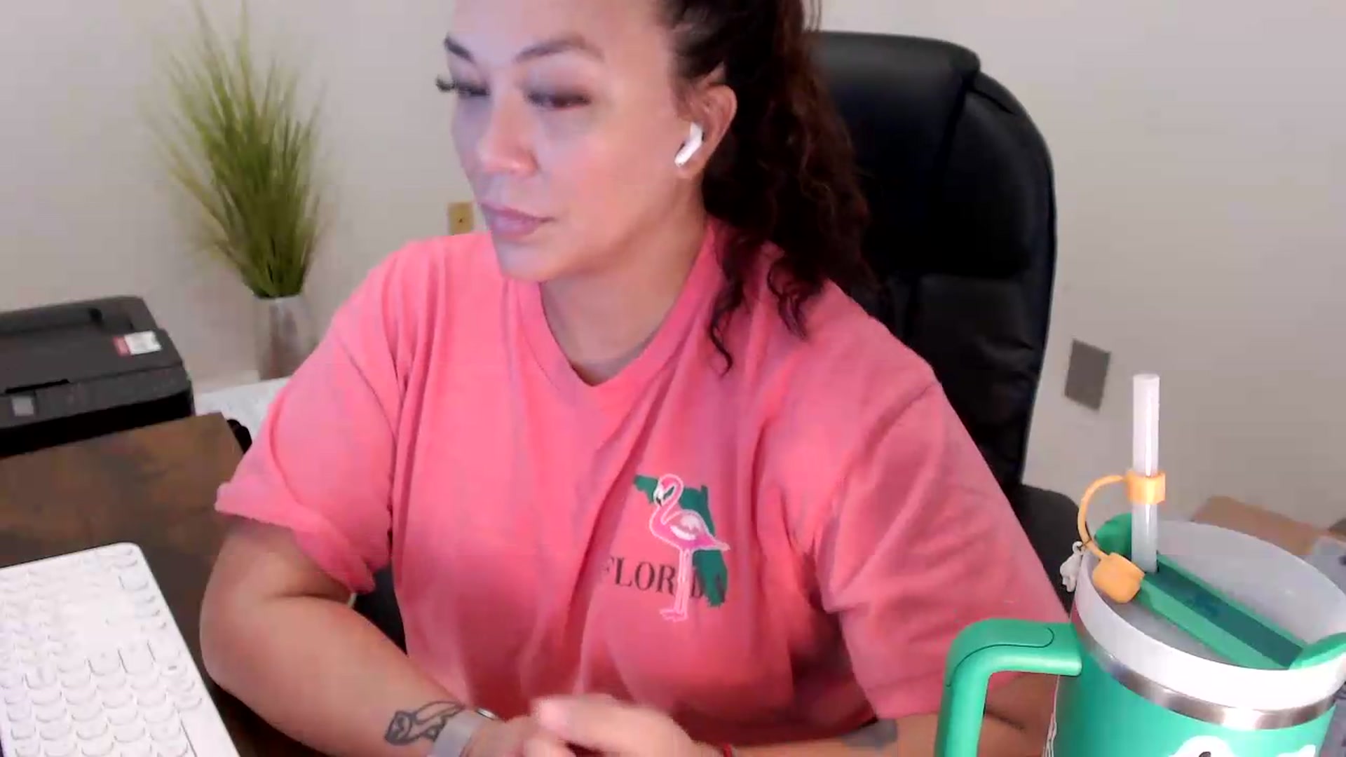 Gallery image thumbnail from MickaylaStar's myfreecams stream on, 06/18/2026, 18:11 image 14 of 20