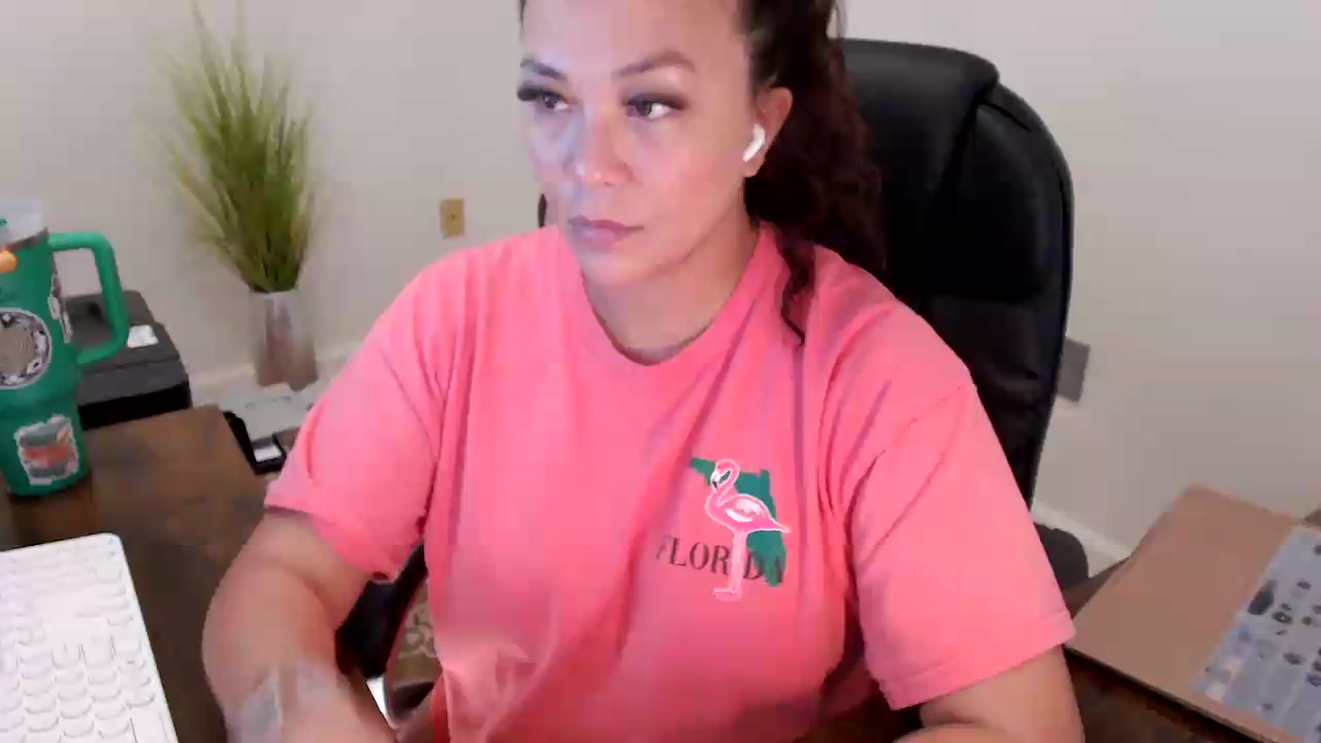 Gallery image thumbnail from MickaylaStar's myfreecams stream on, 06/18/2026, 18:11 image 5 of 20
