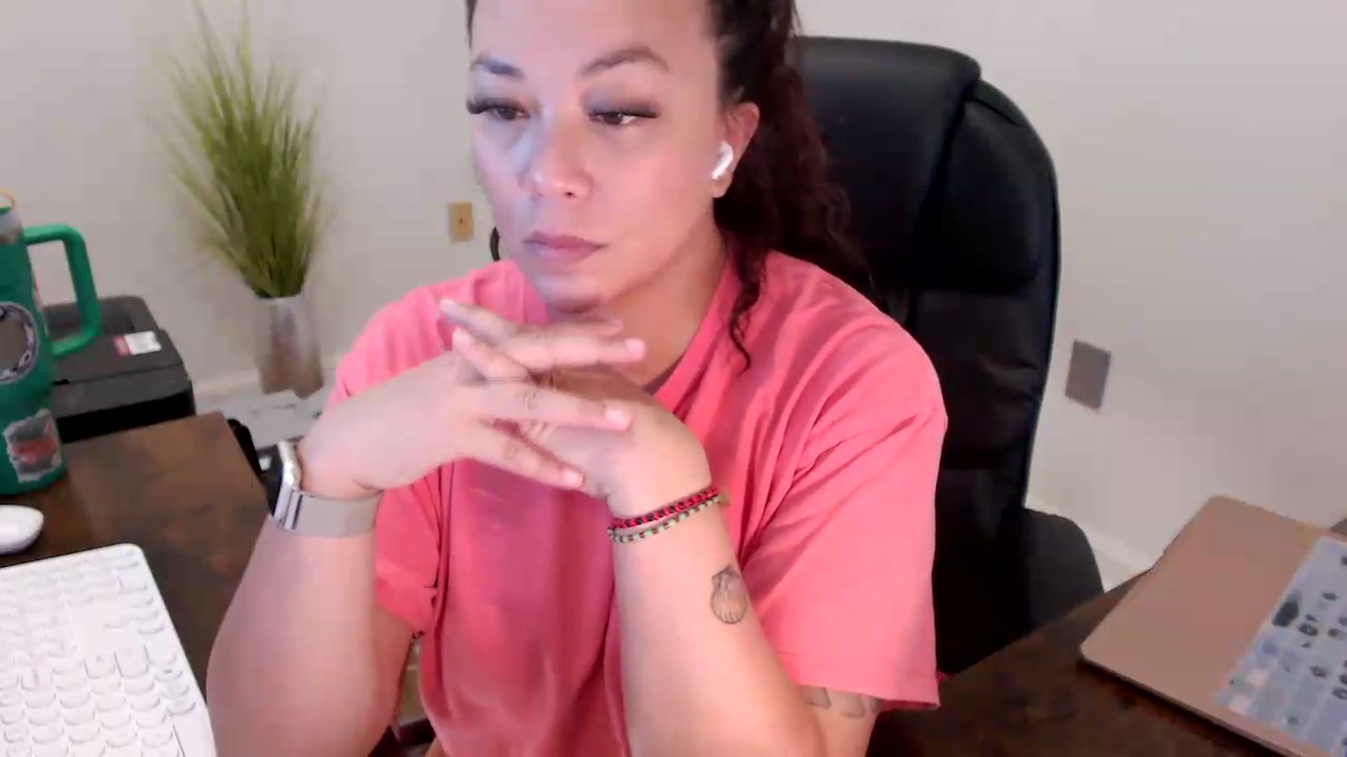 Gallery image thumbnail from MickaylaStar's myfreecams stream on, 06/18/2026, 18:11 image 10 of 20