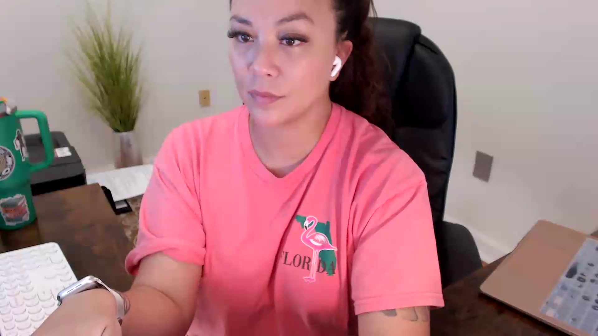 Gallery image thumbnail from MickaylaStar's myfreecams stream on, 06/18/2026, 18:39 image 14 of 20