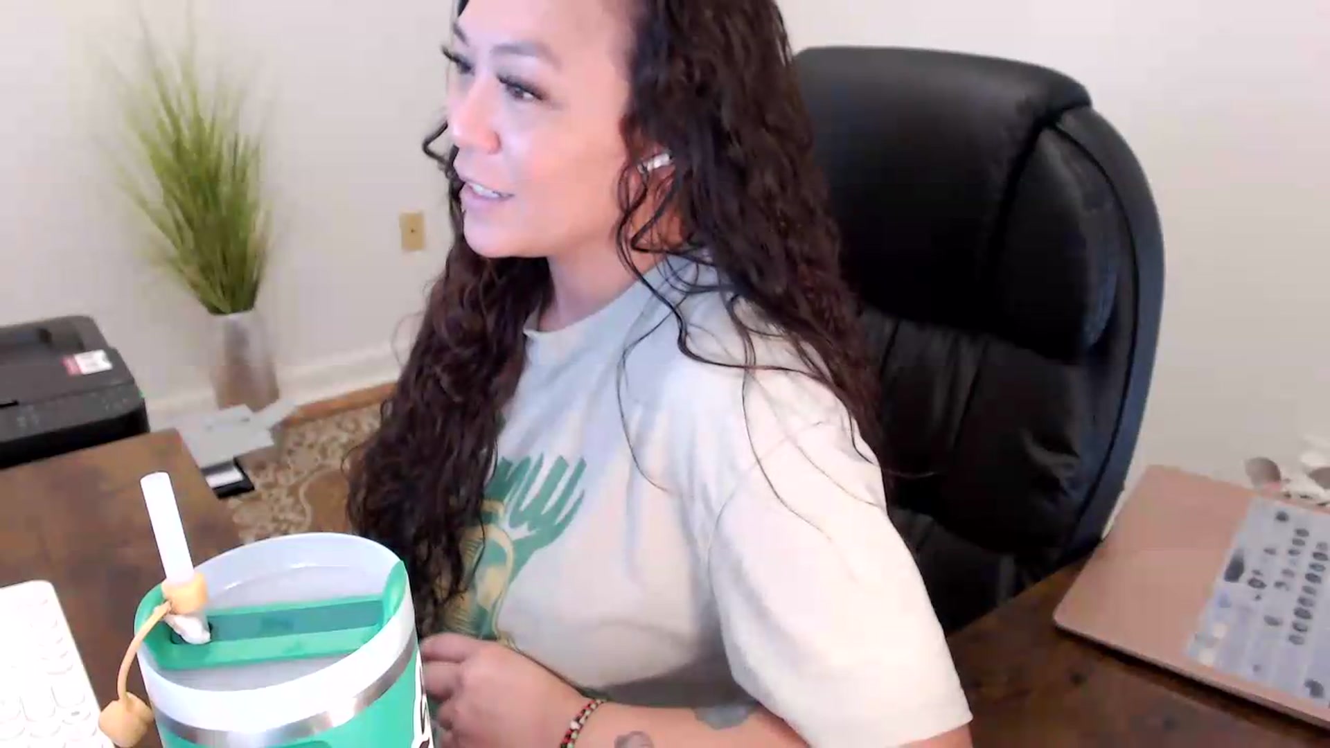 Gallery image thumbnail from MickaylaStar's myfreecams stream on, 06/19/2026, 15:45 image 14 of 20