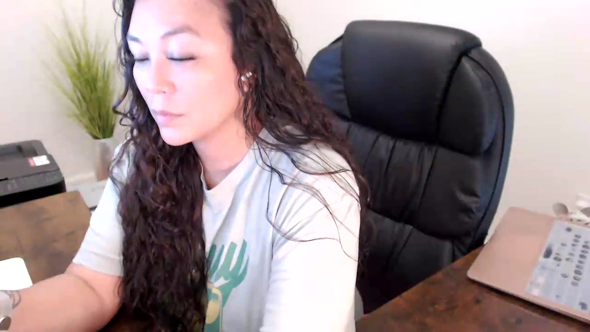 Gallery image thumbnail from MickaylaStar's myfreecams stream on, 06/19/2026, 15:45 image 11 of 20