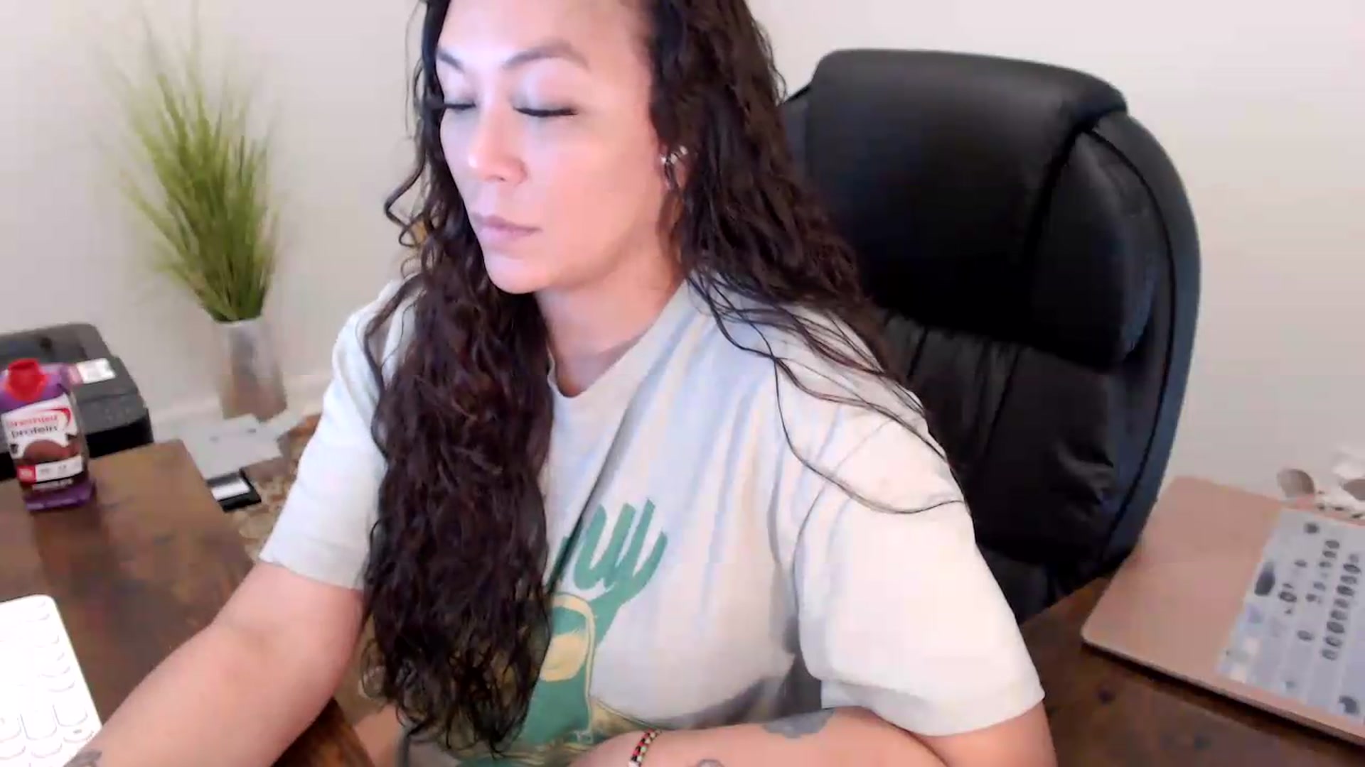 Gallery image thumbnail from MickaylaStar's myfreecams stream on, 06/19/2026, 15:45 image 7 of 20
