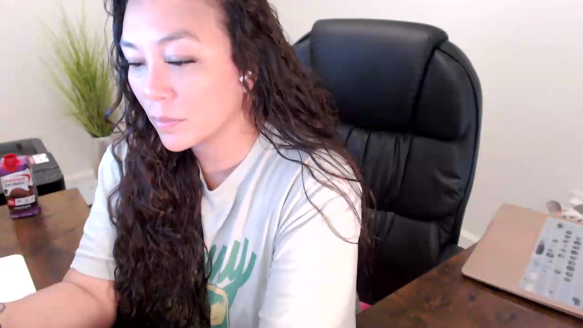 Gallery image thumbnail from MickaylaStar's myfreecams stream on, 06/19/2026, 15:45 image 3 of 20