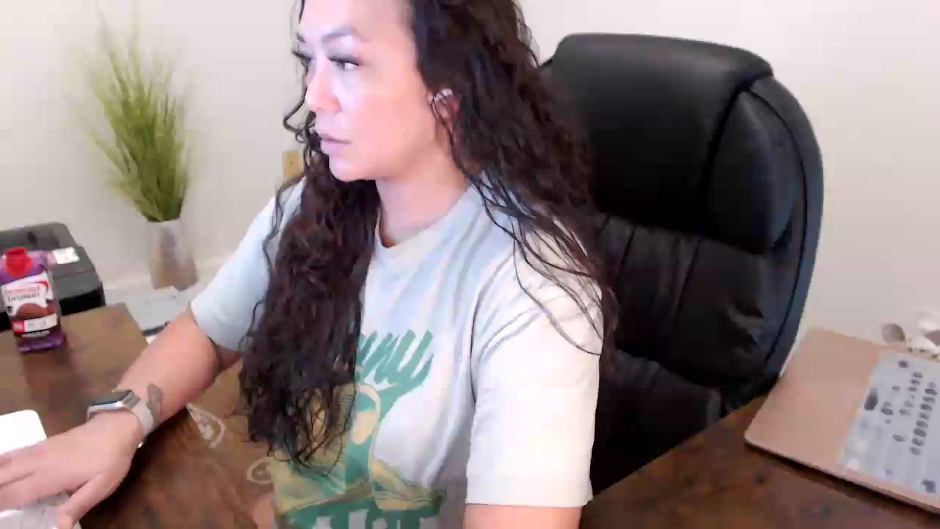 Gallery image thumbnail from MickaylaStar's myfreecams stream on, 06/19/2026, 15:45 image 1 of 20