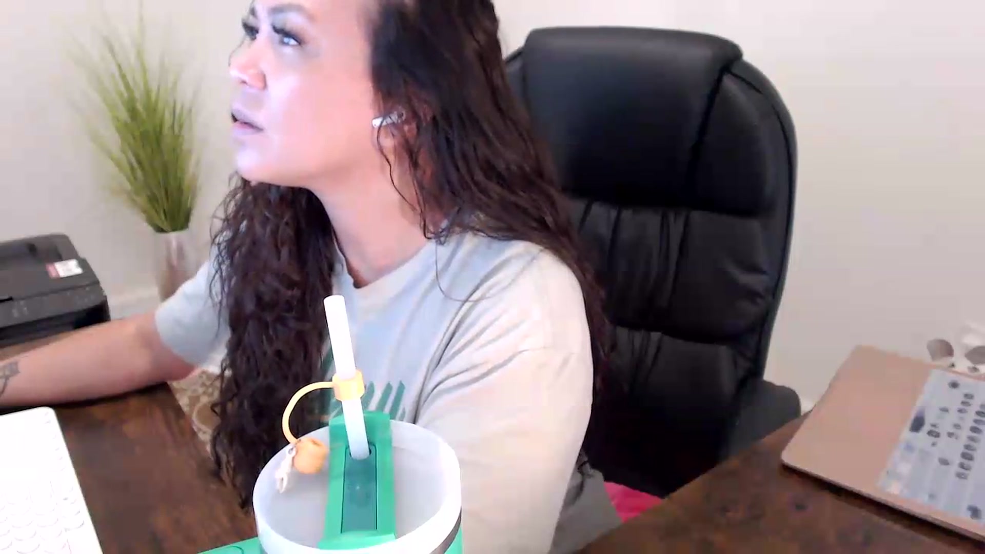 Gallery image thumbnail from MickaylaStar's myfreecams stream on, 06/19/2026, 17:18 image 12 of 20