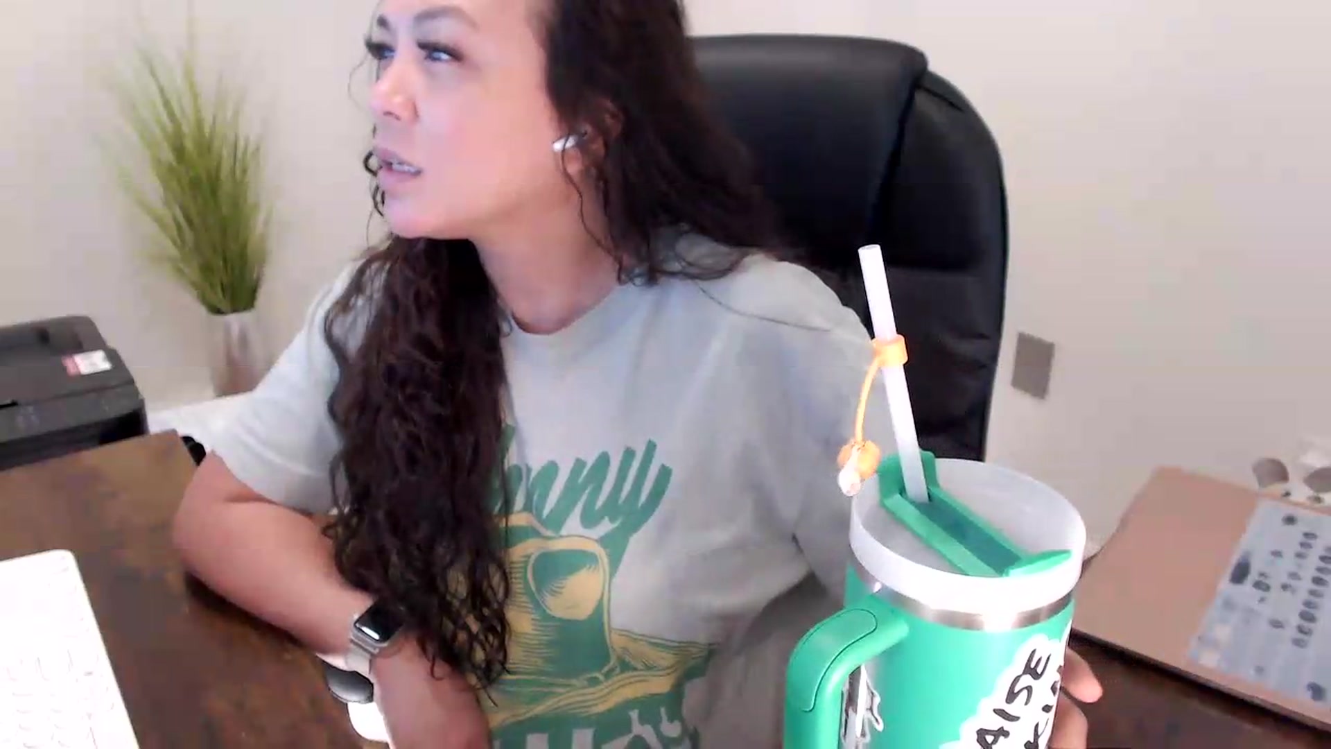 Gallery image thumbnail from MickaylaStar's myfreecams stream on, 06/19/2026, 17:18 image 20 of 20