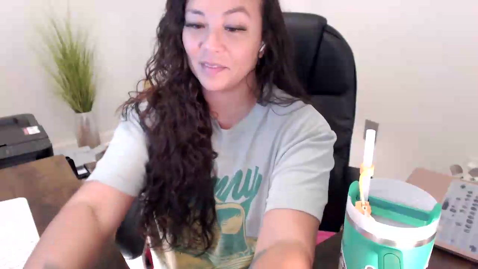 Gallery image thumbnail from MickaylaStar's myfreecams stream on, 06/19/2026, 17:18 image 13 of 20