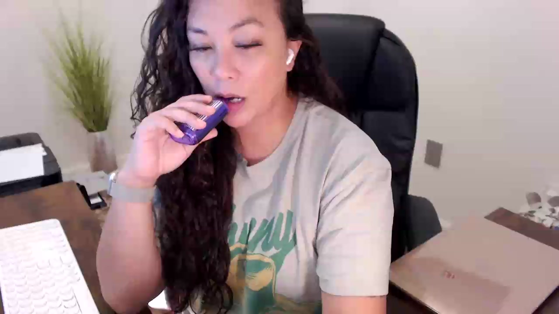 Gallery image thumbnail from MickaylaStar's myfreecams stream on, 06/19/2026, 18:21 image 12 of 20