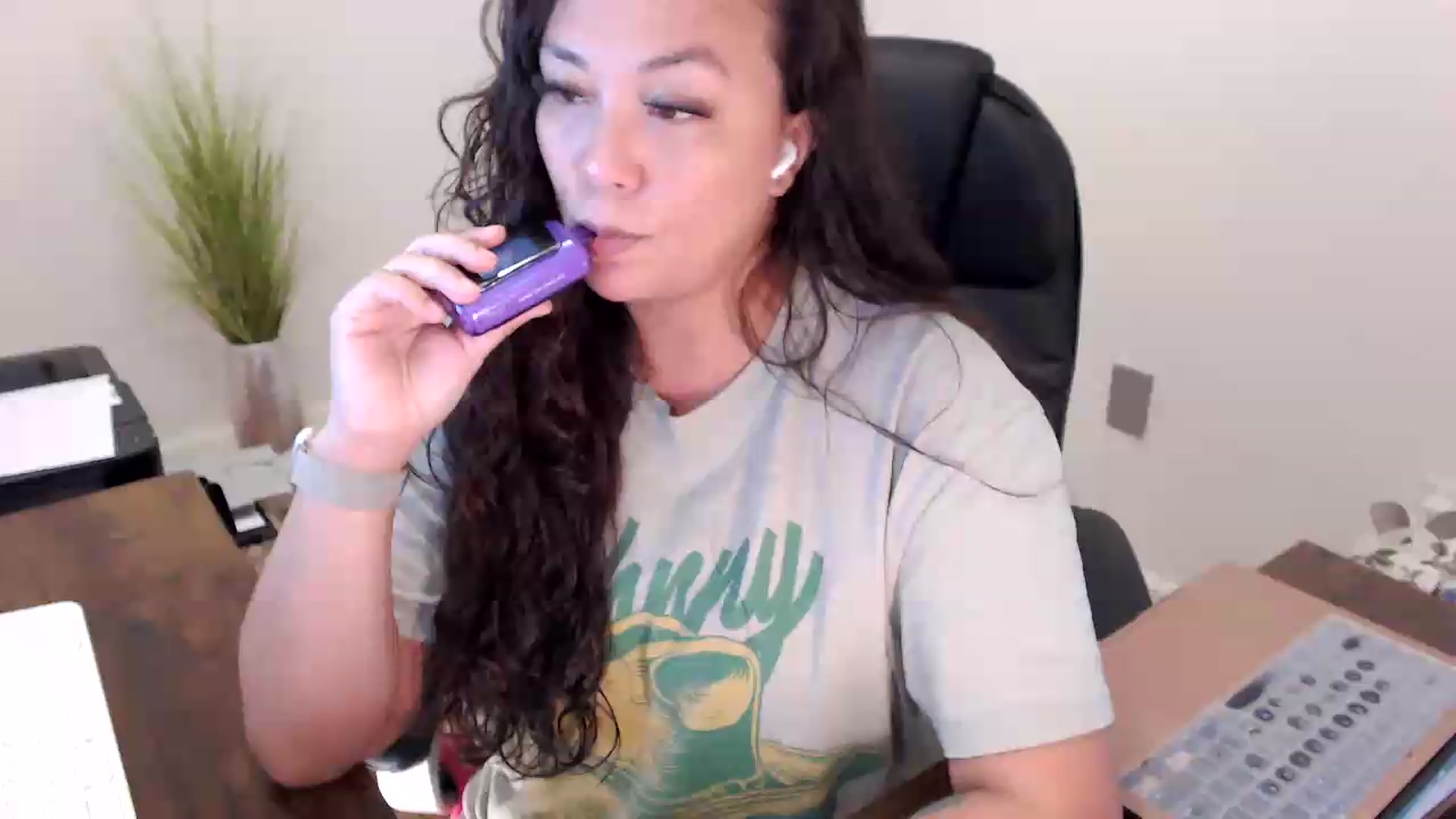 Gallery image thumbnail from MickaylaStar's myfreecams stream on, 06/19/2026, 18:21 image 8 of 20