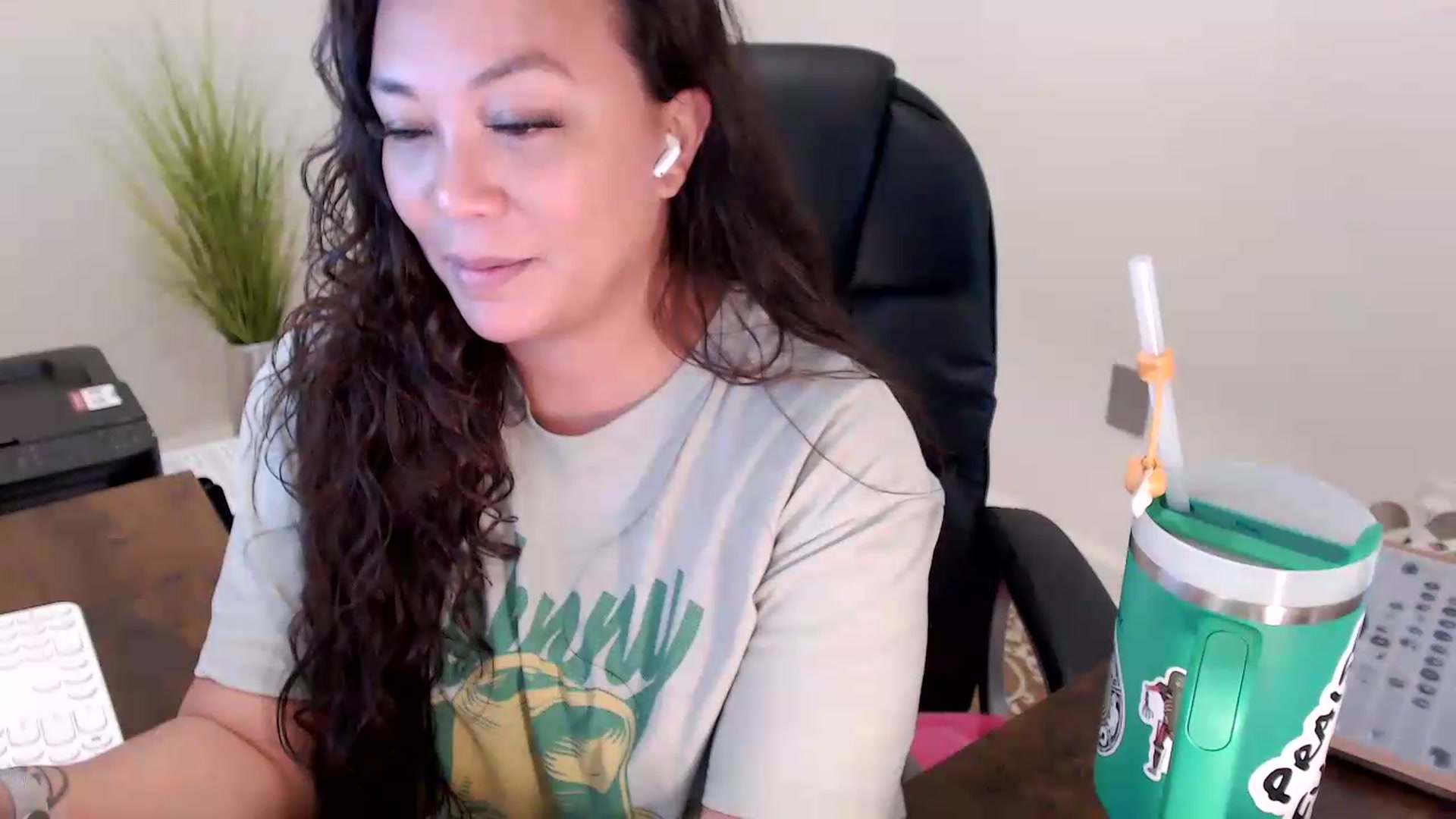 Gallery image thumbnail from MickaylaStar's myfreecams stream on, 06/19/2026, 18:21 image 2 of 20
