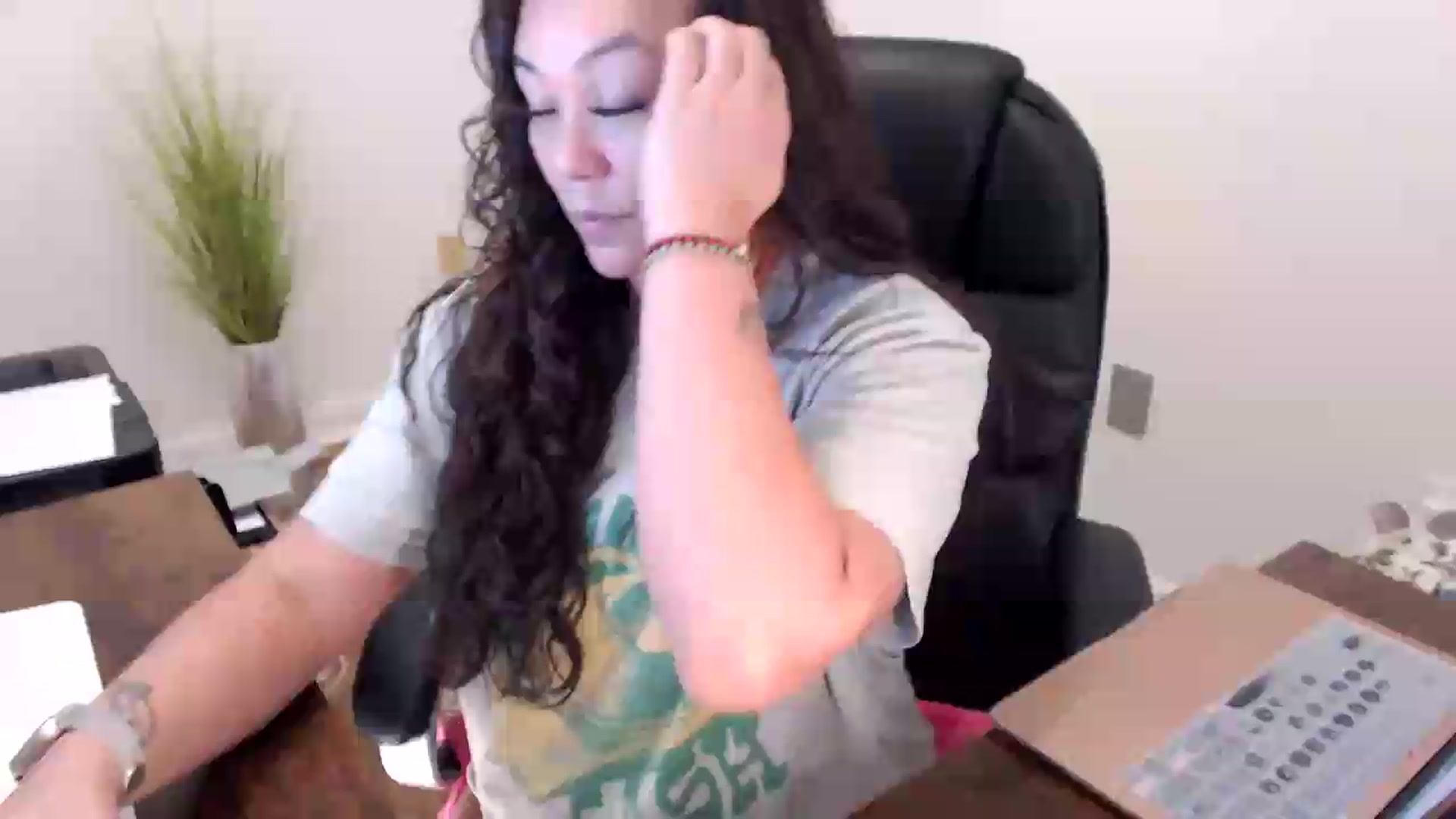 Gallery image thumbnail from MickaylaStar's myfreecams stream on, 06/19/2026, 18:21 image 9 of 20