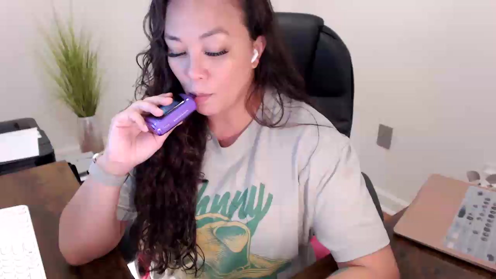 Gallery image thumbnail from MickaylaStar's myfreecams stream on, 06/19/2026, 18:21 image 5 of 20