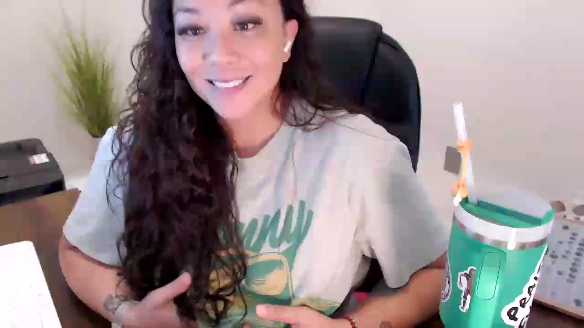 Gallery image thumbnail from MickaylaStar's myfreecams stream on, 06/19/2026, 18:21 image 1 of 20