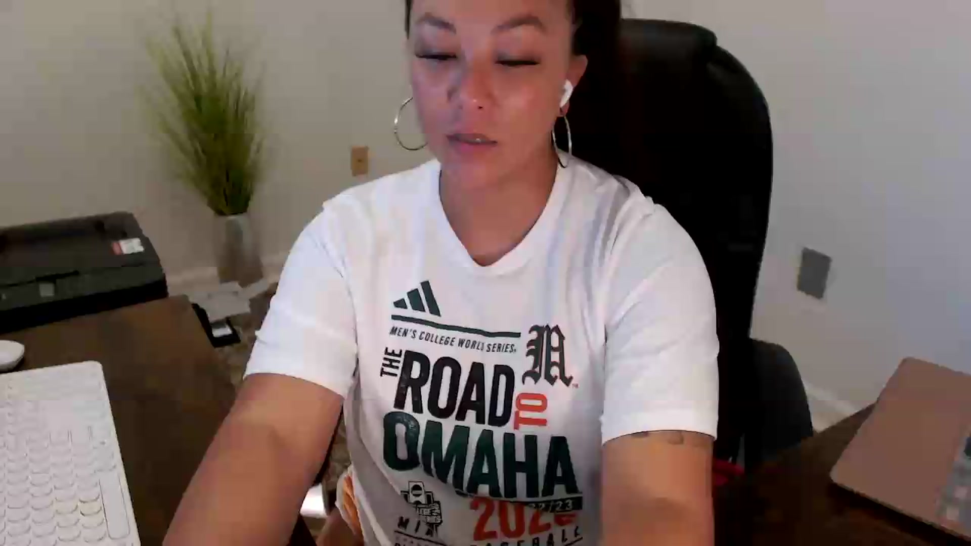 Gallery image thumbnail from MickaylaStar's myfreecams stream on, 06/23/2026, 16:34 image 1 of 20
