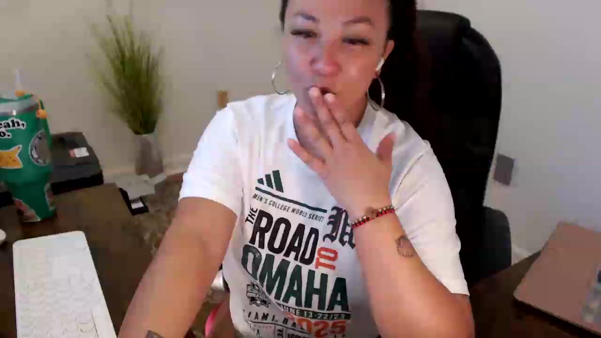 Gallery image thumbnail from MickaylaStar's myfreecams stream on, 06/23/2026, 17:02 image 9 of 20