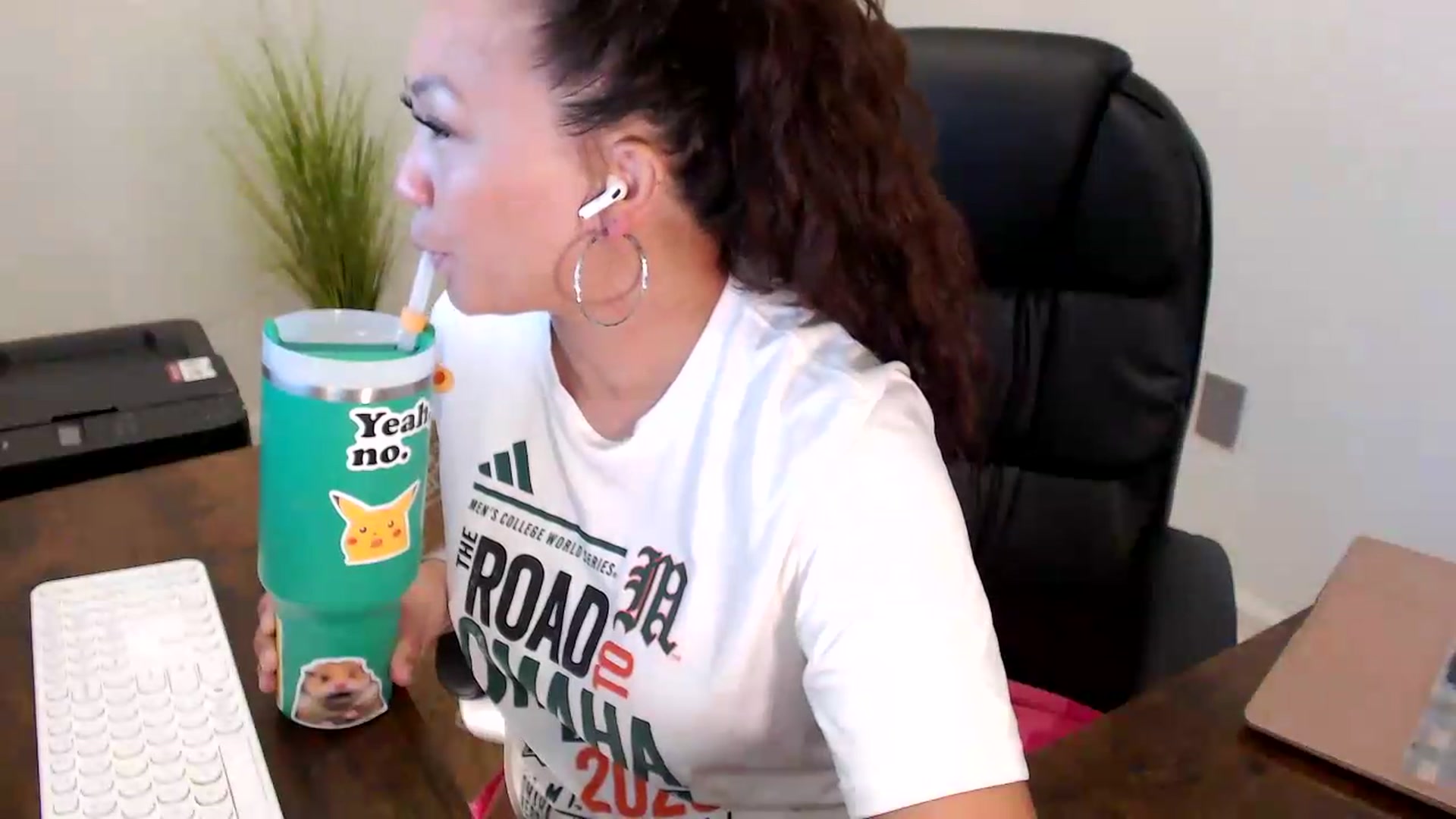 Gallery image thumbnail from MickaylaStar's myfreecams stream on, 06/23/2026, 17:02 image 7 of 20