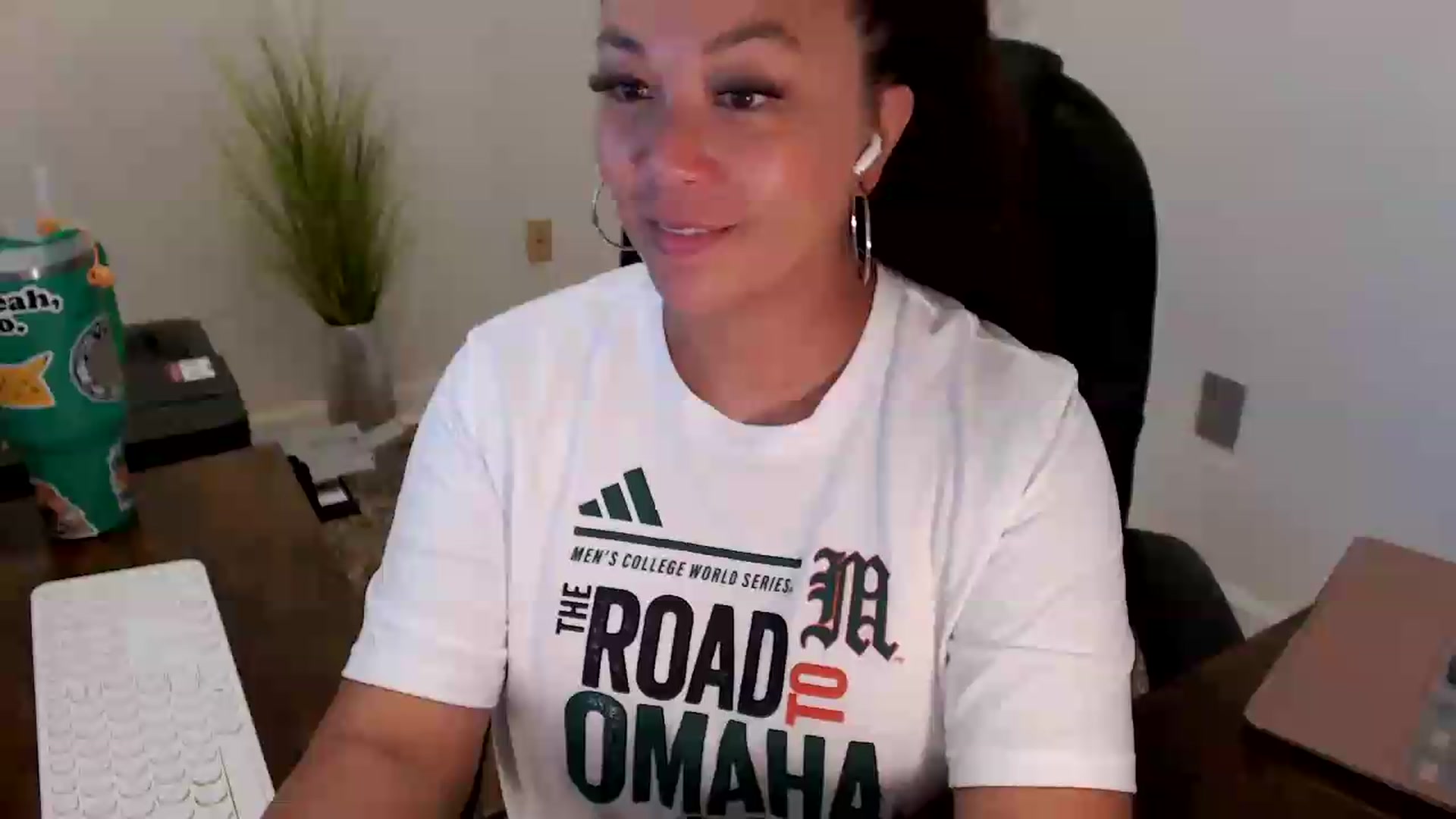 Gallery image thumbnail from MickaylaStar's myfreecams stream on, 06/23/2026, 17:02 image 11 of 20