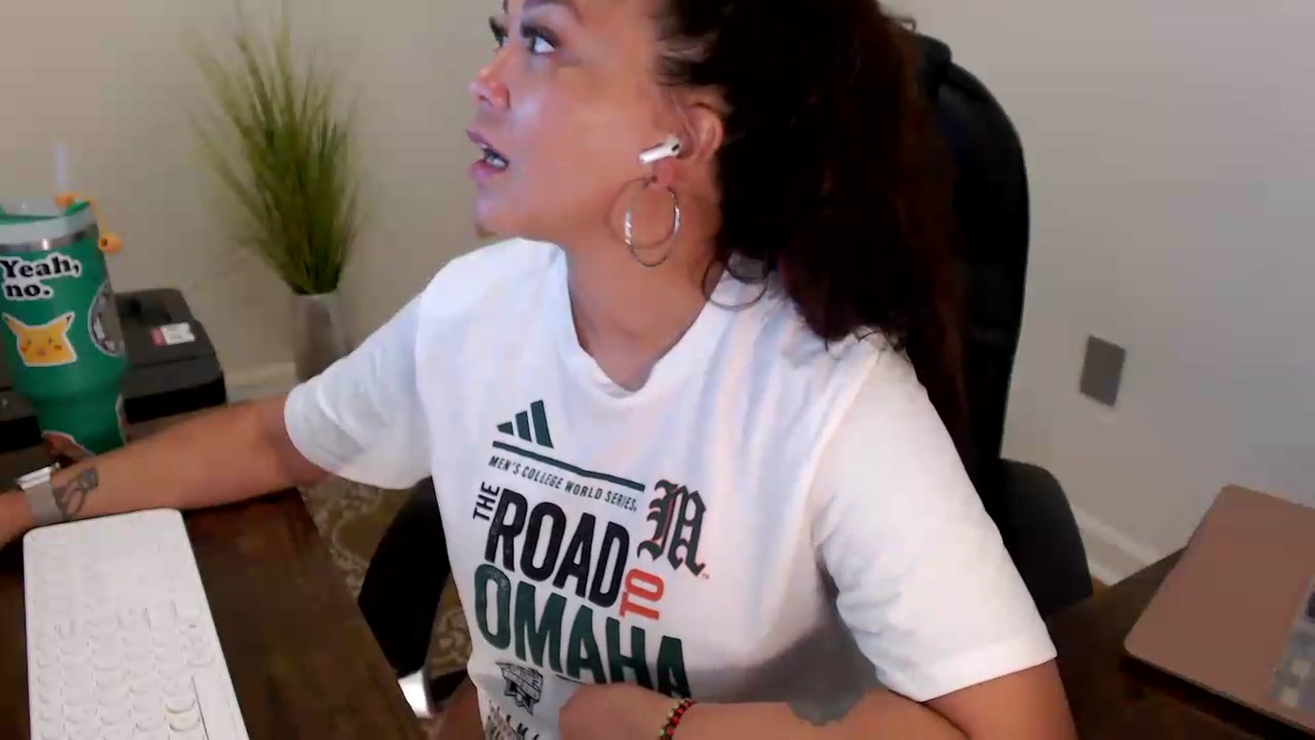 Gallery image thumbnail from MickaylaStar's myfreecams stream on, 06/23/2026, 17:20 image 11 of 20