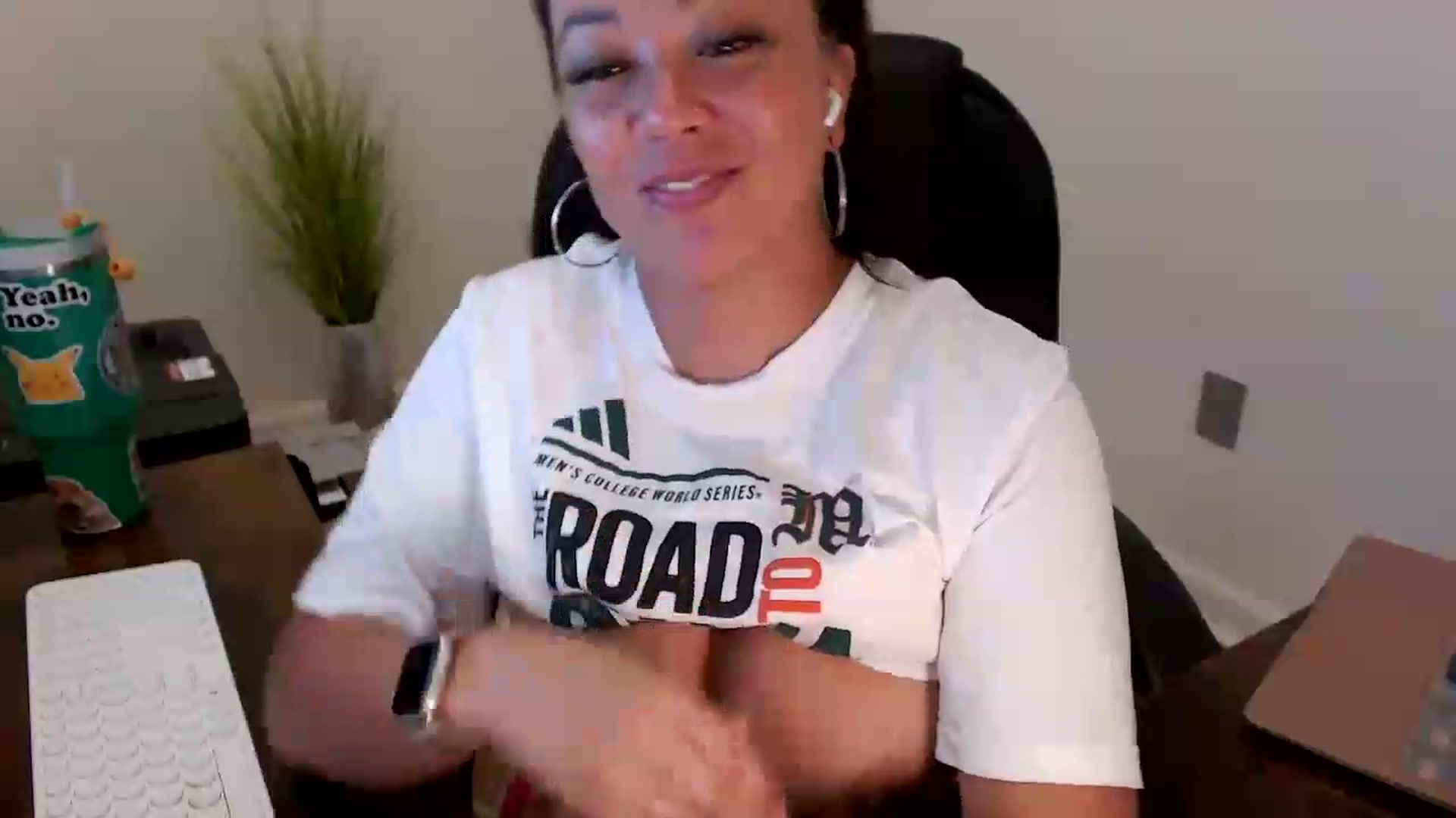 Gallery image thumbnail from MickaylaStar's myfreecams stream on, 06/23/2026, 17:20 image 14 of 20