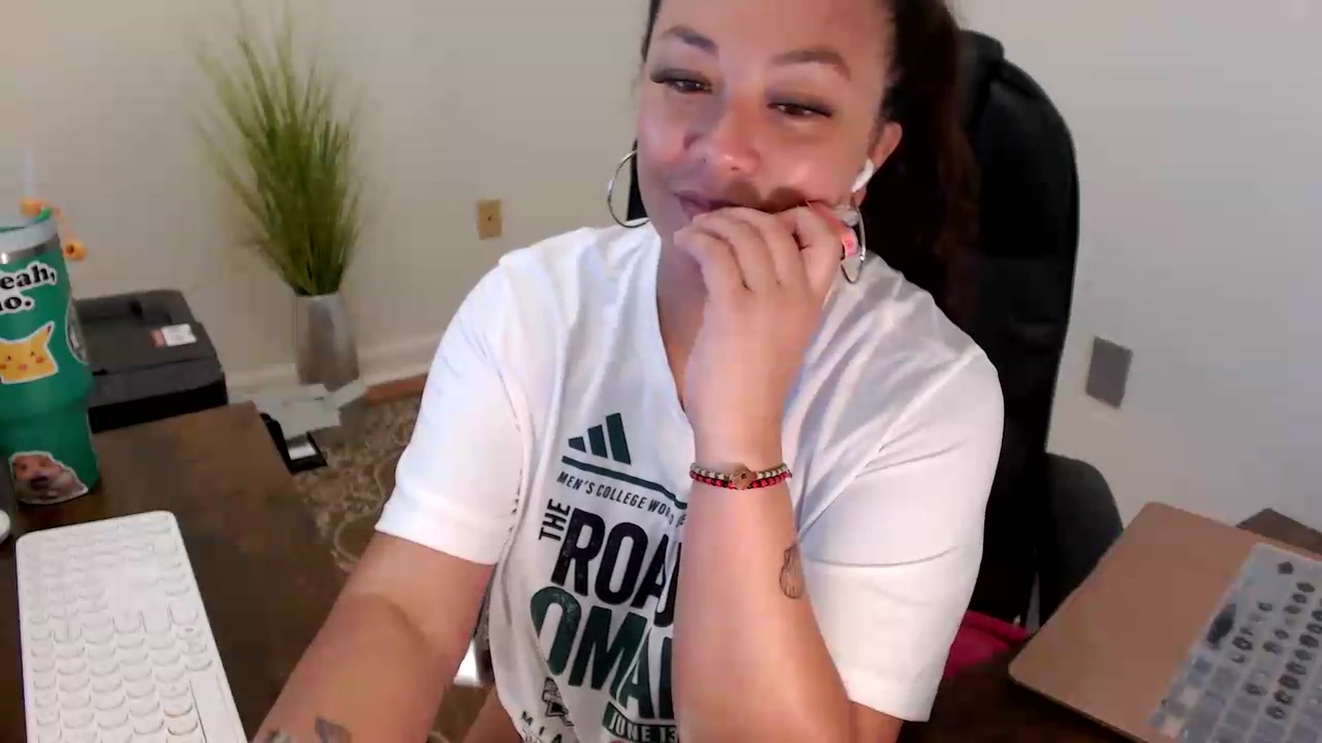 Gallery image thumbnail from MickaylaStar's myfreecams stream on, 06/23/2026, 18:16 image 6 of 20