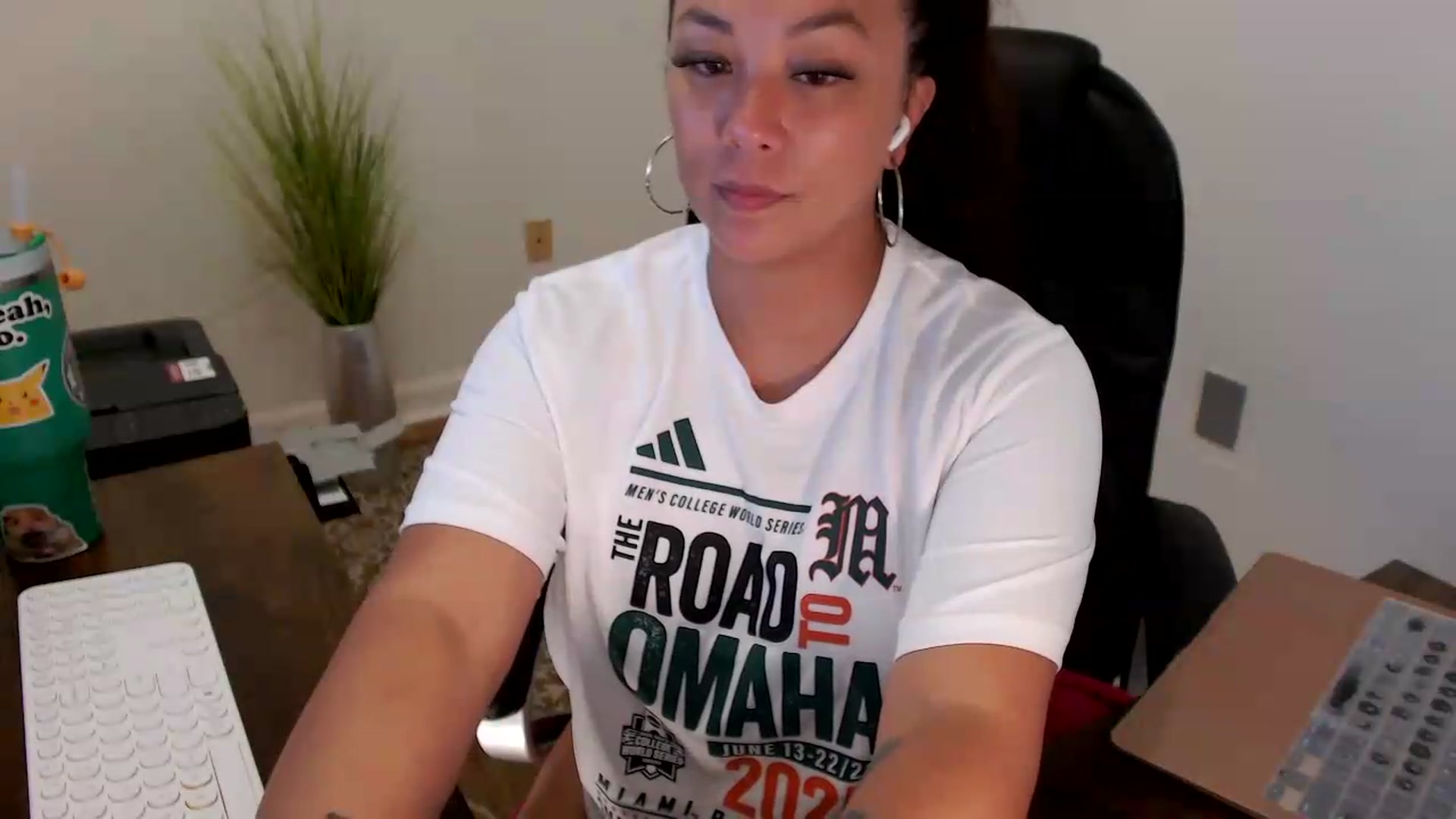 Gallery image thumbnail from MickaylaStar's myfreecams stream on, 06/23/2026, 18:16 image 4 of 20