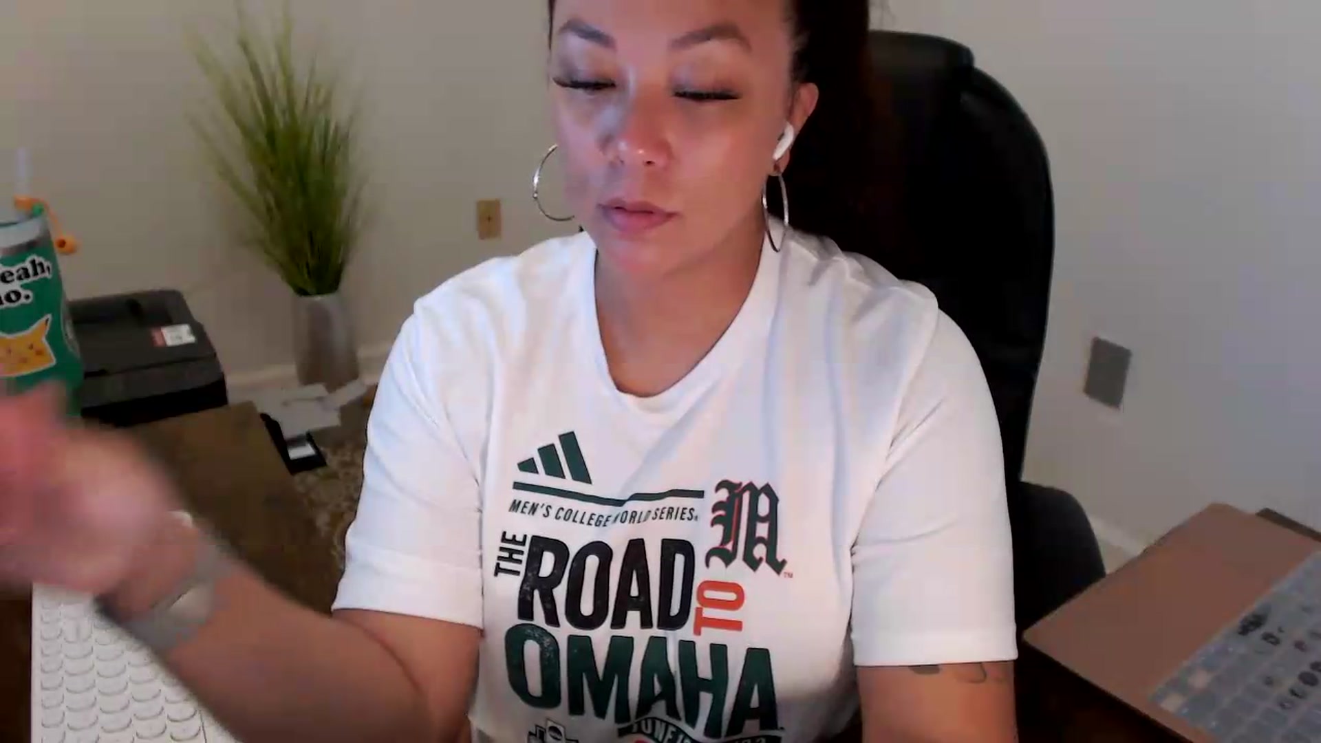 Gallery image thumbnail from MickaylaStar's myfreecams stream on, 06/23/2026, 18:16 image 17 of 20