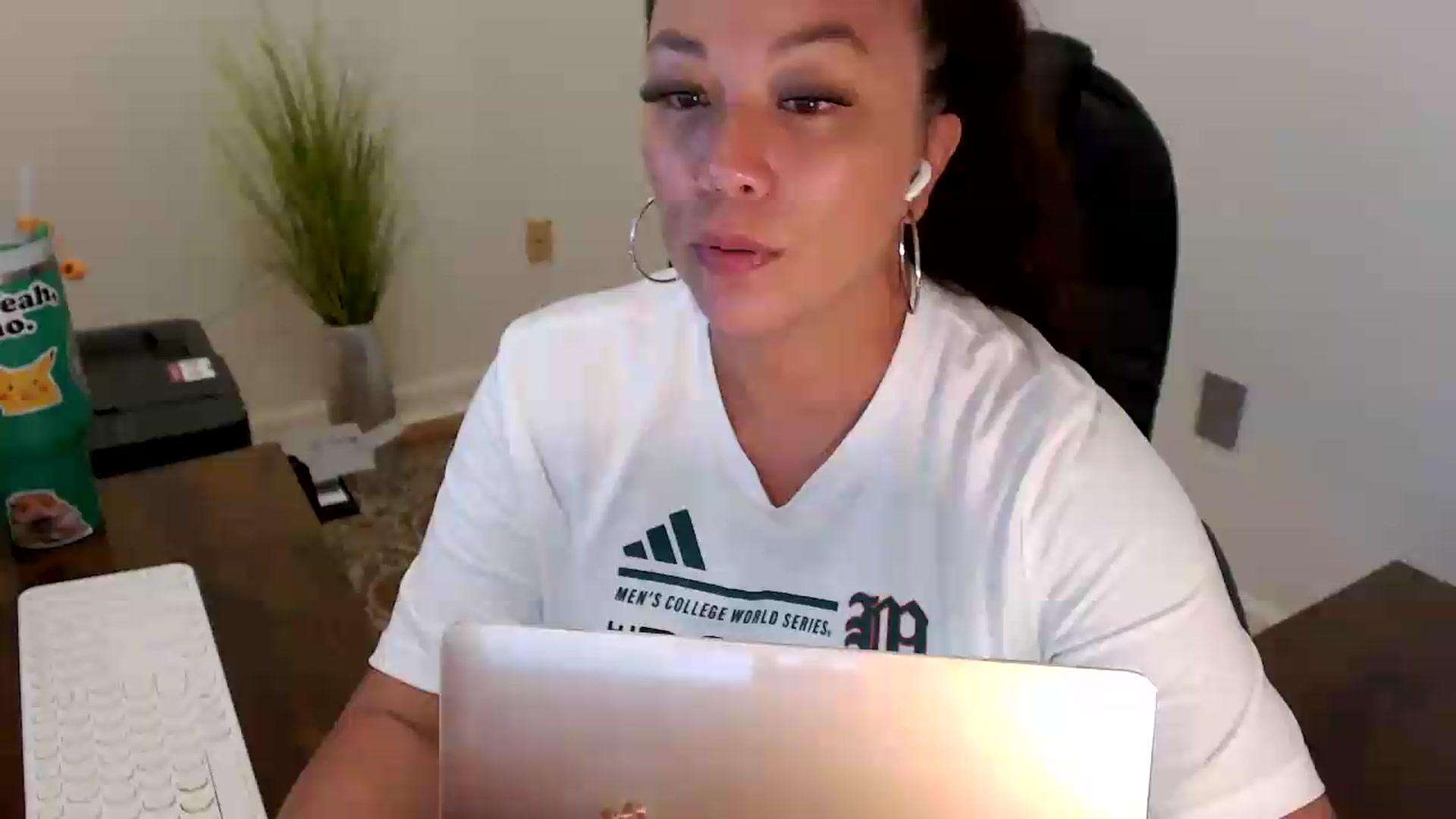 Gallery image thumbnail from MickaylaStar's myfreecams stream on, 06/23/2026, 18:16 image 10 of 20
