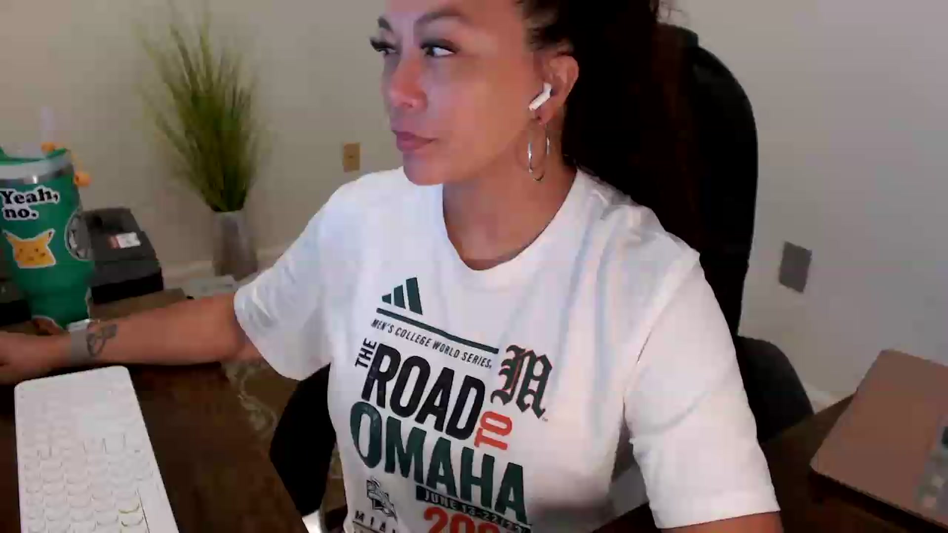 Gallery image thumbnail from MickaylaStar's myfreecams stream on, 06/23/2026, 18:16 image 1 of 20