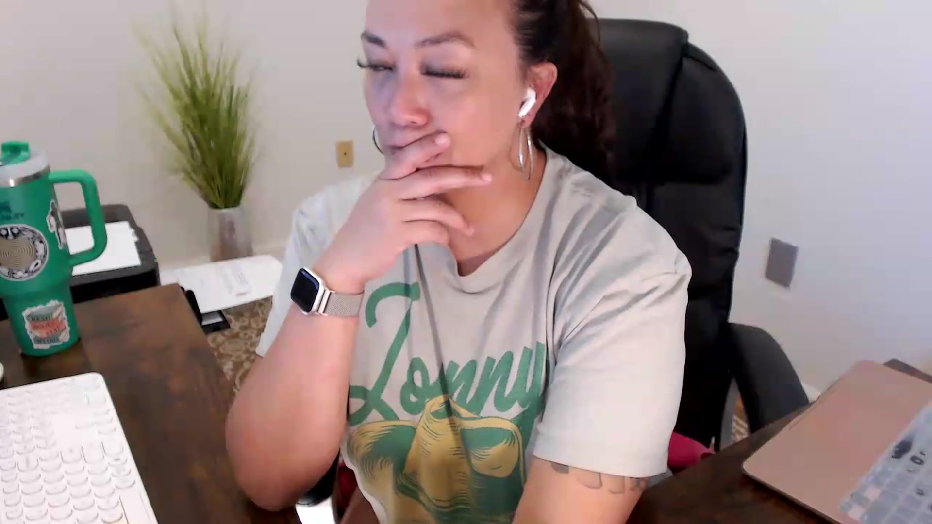 Gallery image thumbnail from MickaylaStar's myfreecams stream on, 06/24/2026, 18:19 image 3 of 20