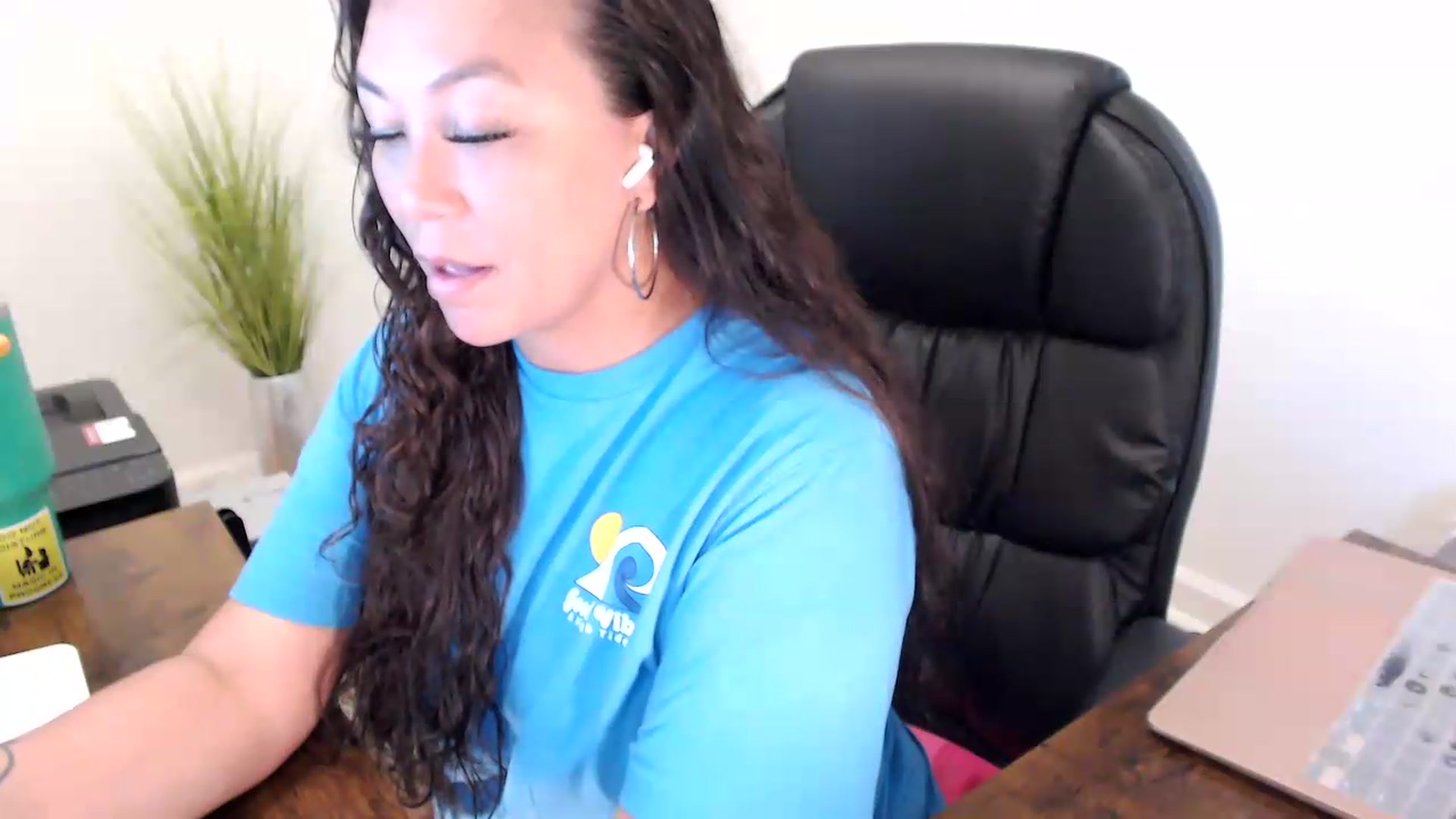 Gallery image thumbnail from MickaylaStar's myfreecams stream on, 06/25/2026, 14:37 image 15 of 20