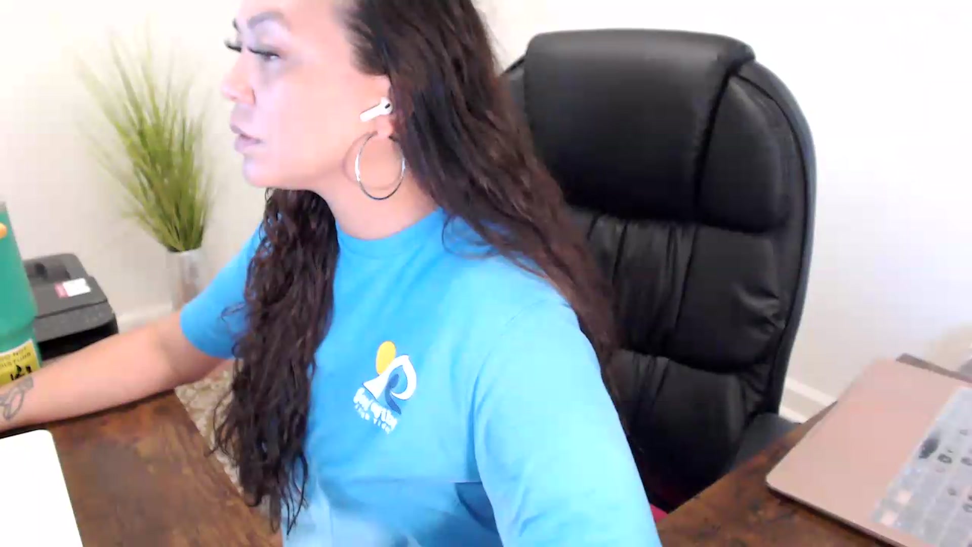 Gallery image thumbnail from MickaylaStar's myfreecams stream on, 06/25/2026, 14:37 image 14 of 20